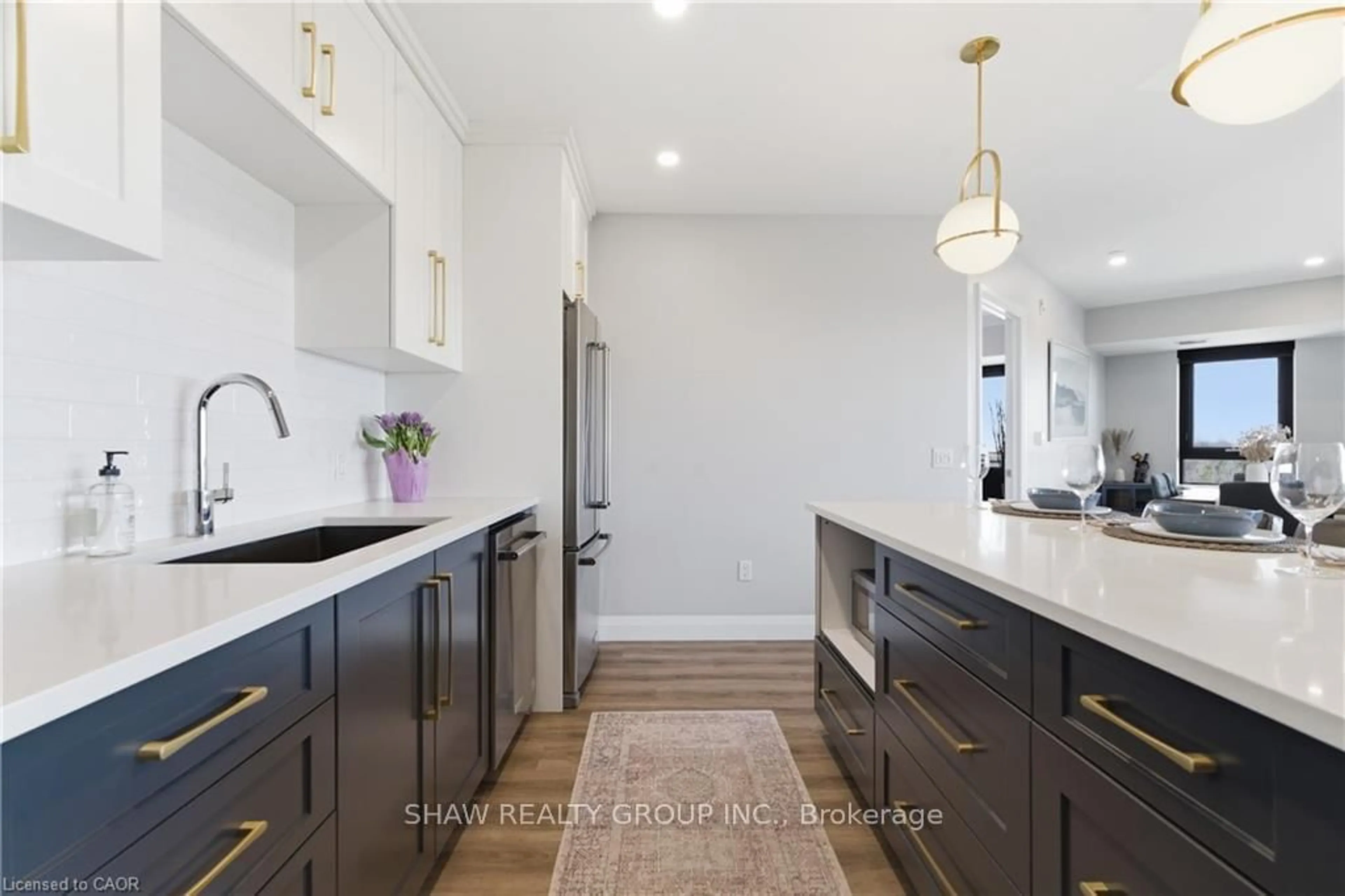 Contemporary kitchen, unknown for 332 Gosling Gdns #805PH, Guelph Ontario N1H 3A1