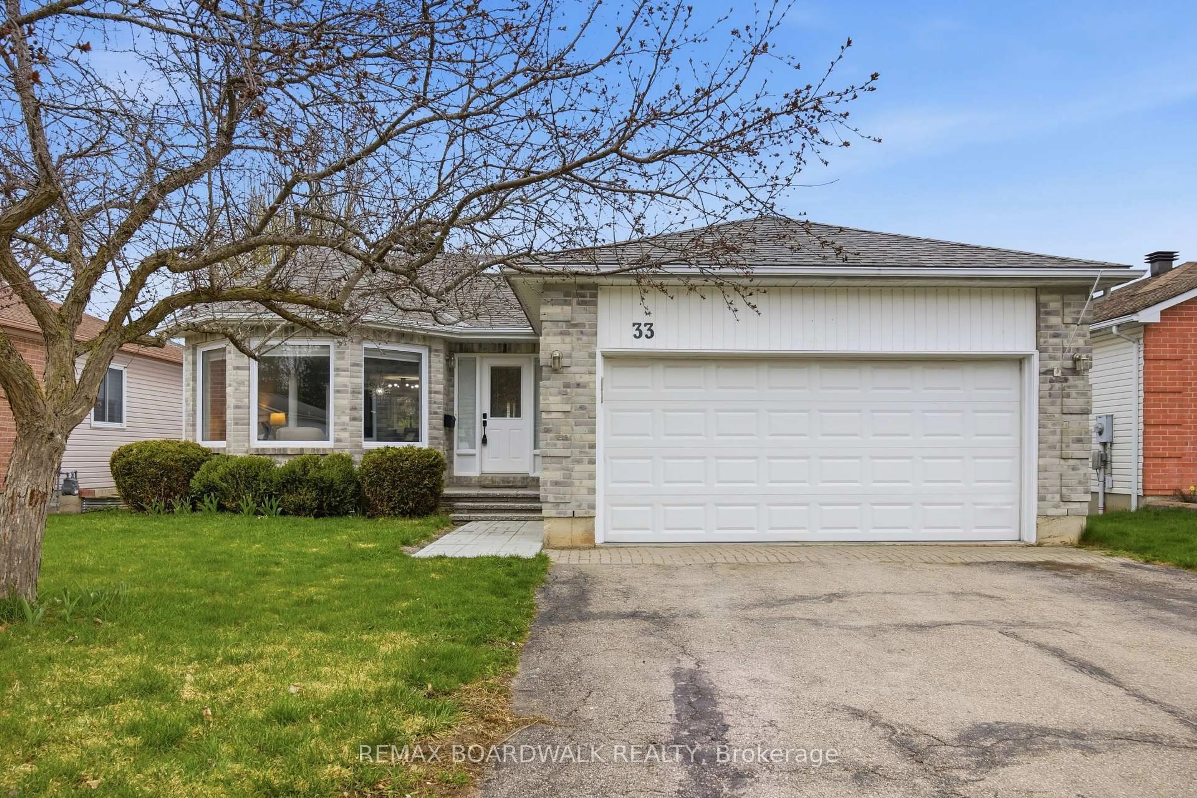 Home with vinyl exterior material, street for 33 Treelawn Blvd, Perth Ontario K7H 3P1
