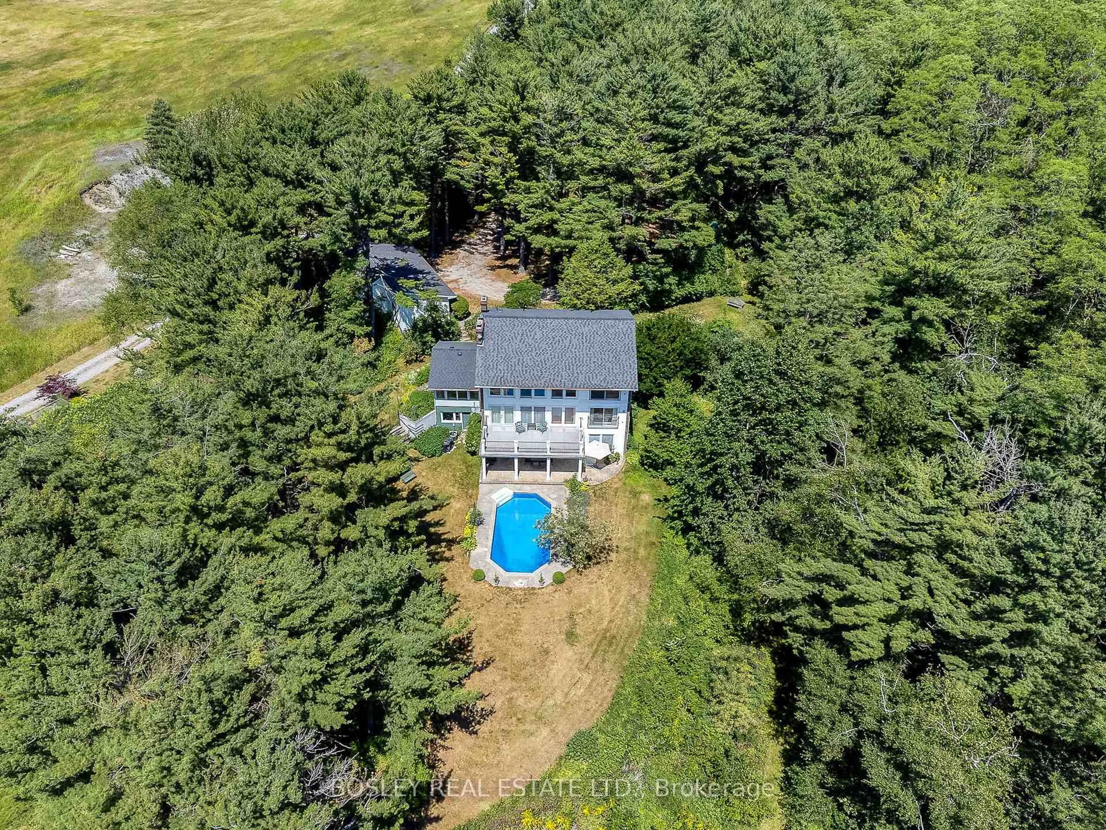 A pic from outside/outdoor area/front of a property/back of a property/a pic from drone, water/lake/river/ocean view for 256 Wilson Dr, Alnwick/Haldimand Ontario K0K 1C0