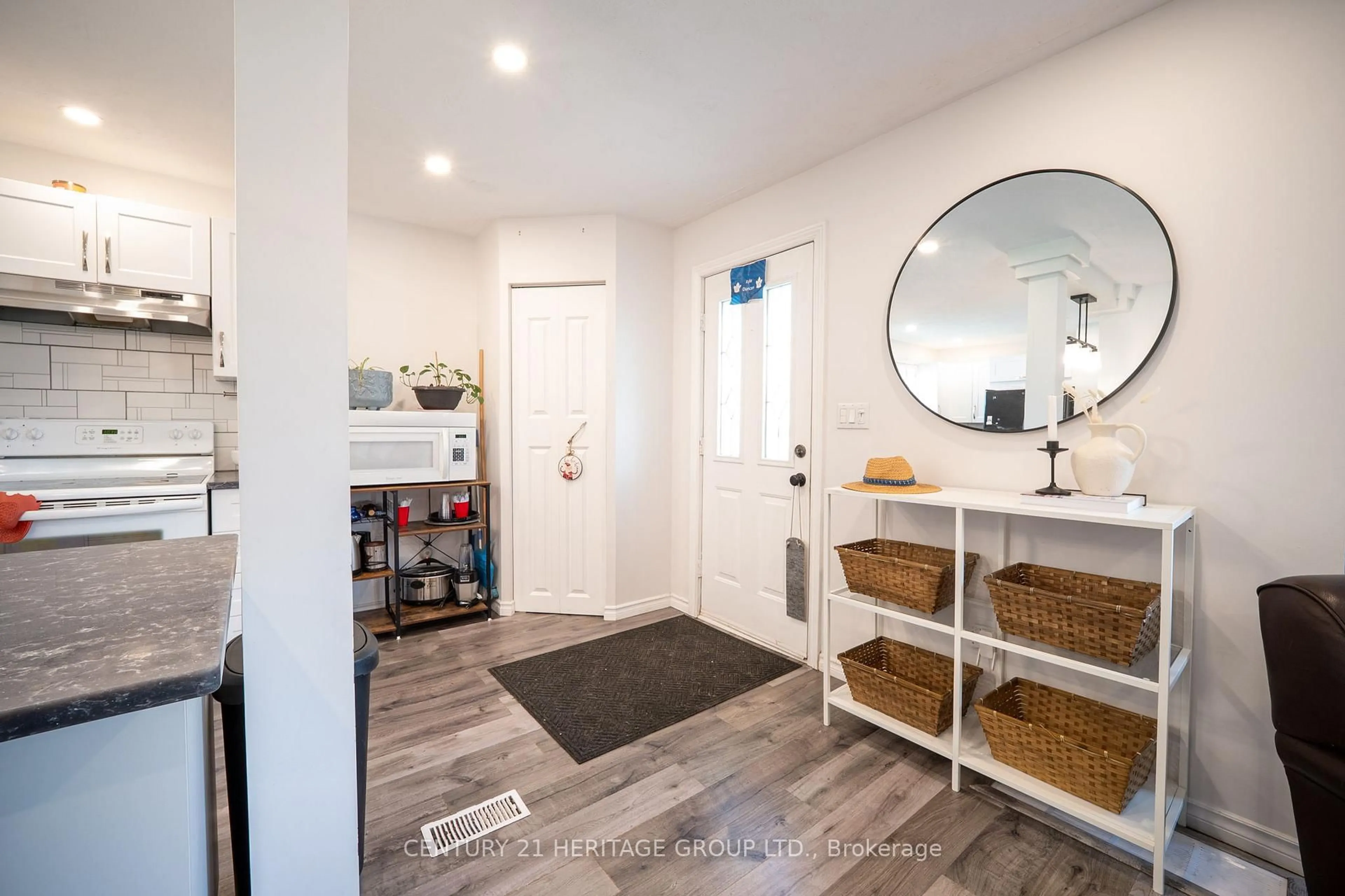 Indoor entryway for 18 Armstrong Ave, Hamilton Ontario L8H 1M5