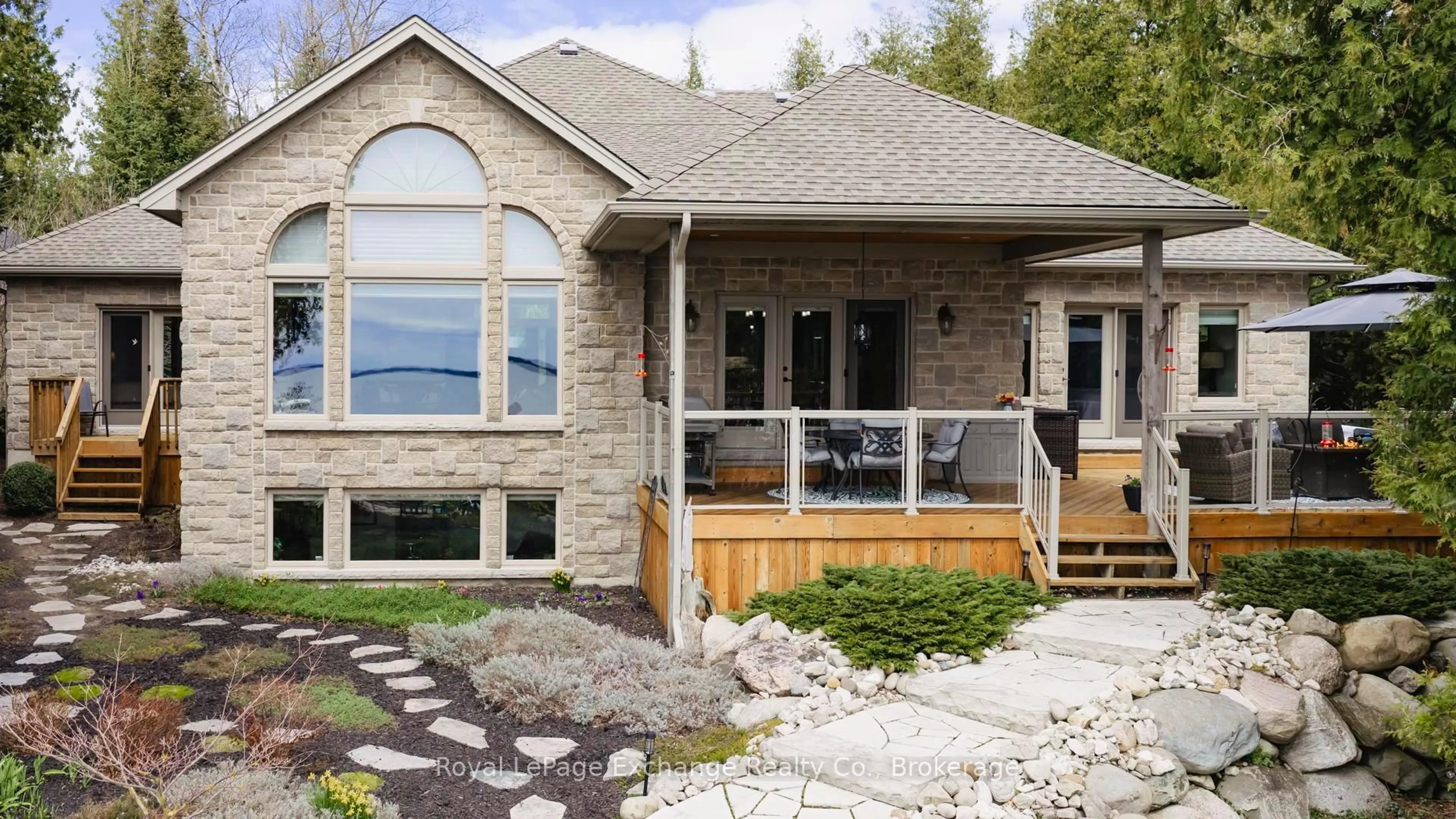 Home with vinyl exterior material, unknown for 223 Upper Lorne Beach Rd, Kincardine Ontario N0G 2T0