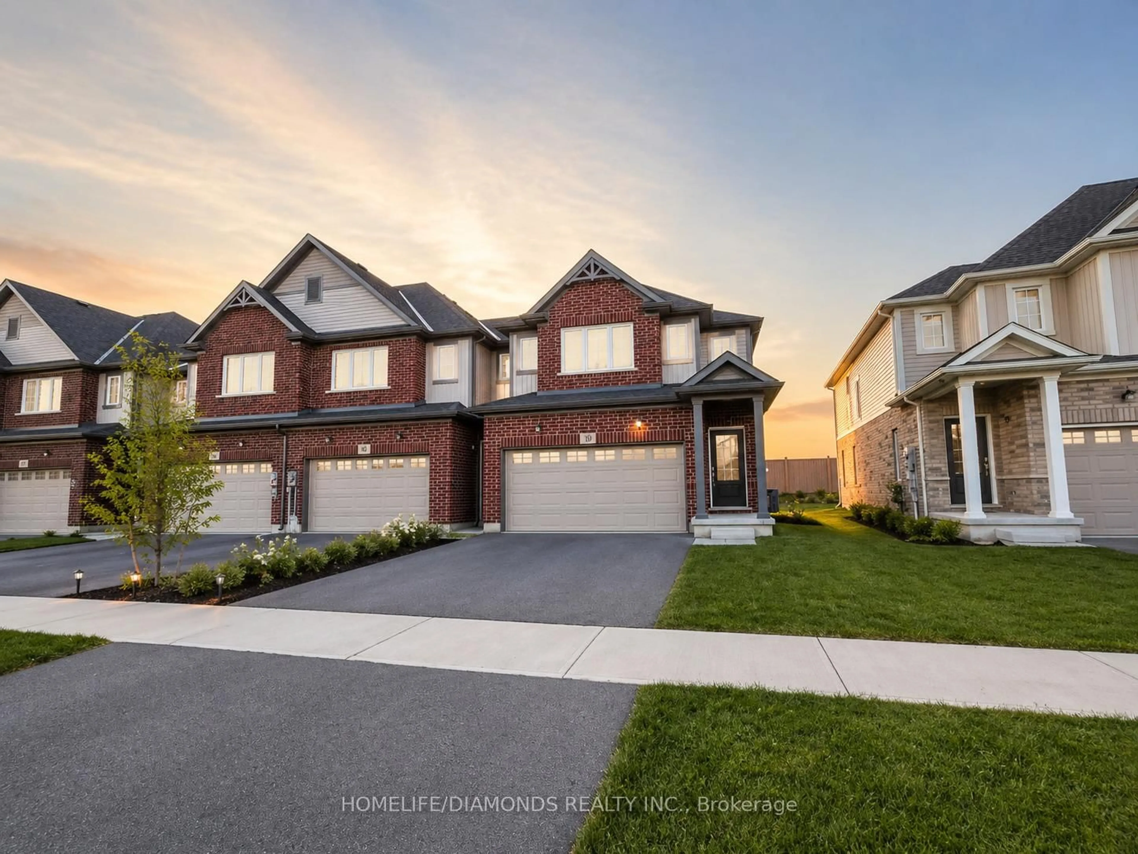 Home with brick exterior material, street for 95 BUR OAK Dr, Thorold Ontario L2V 0L8