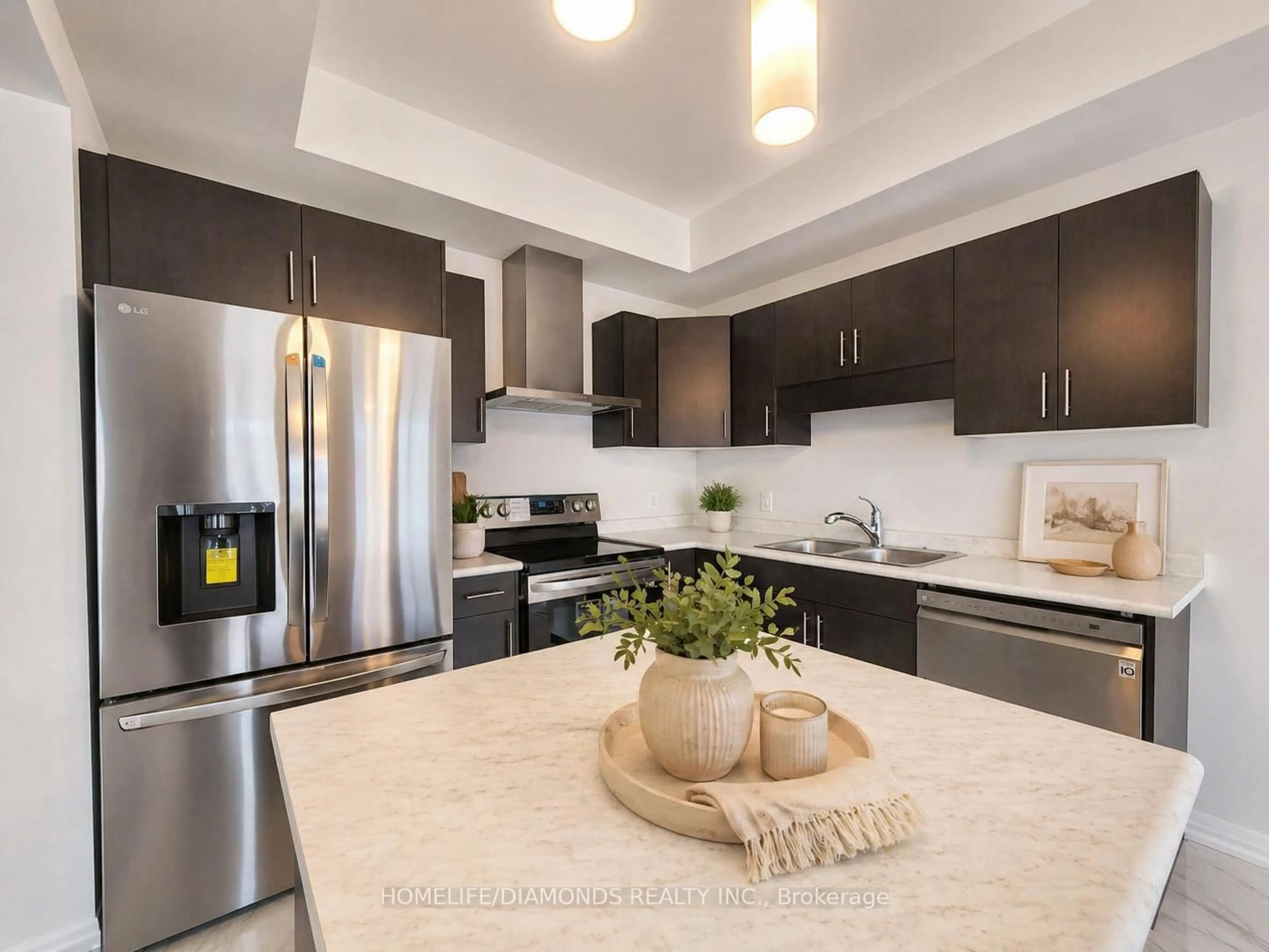 Open concept kitchen, ceramic/tile floor for 95 BUR OAK Dr, Thorold Ontario L2V 0L8