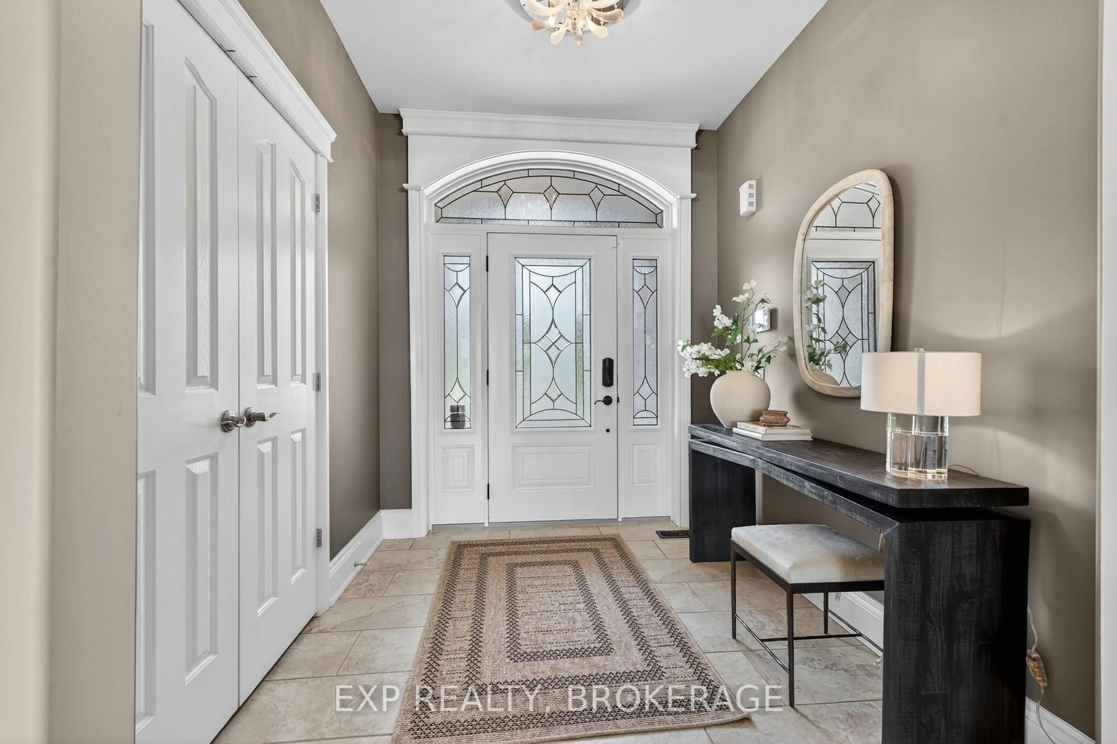 Indoor entryway for 1371A COUNTY 2 Rd, Augusta Ontario K0E 1T0