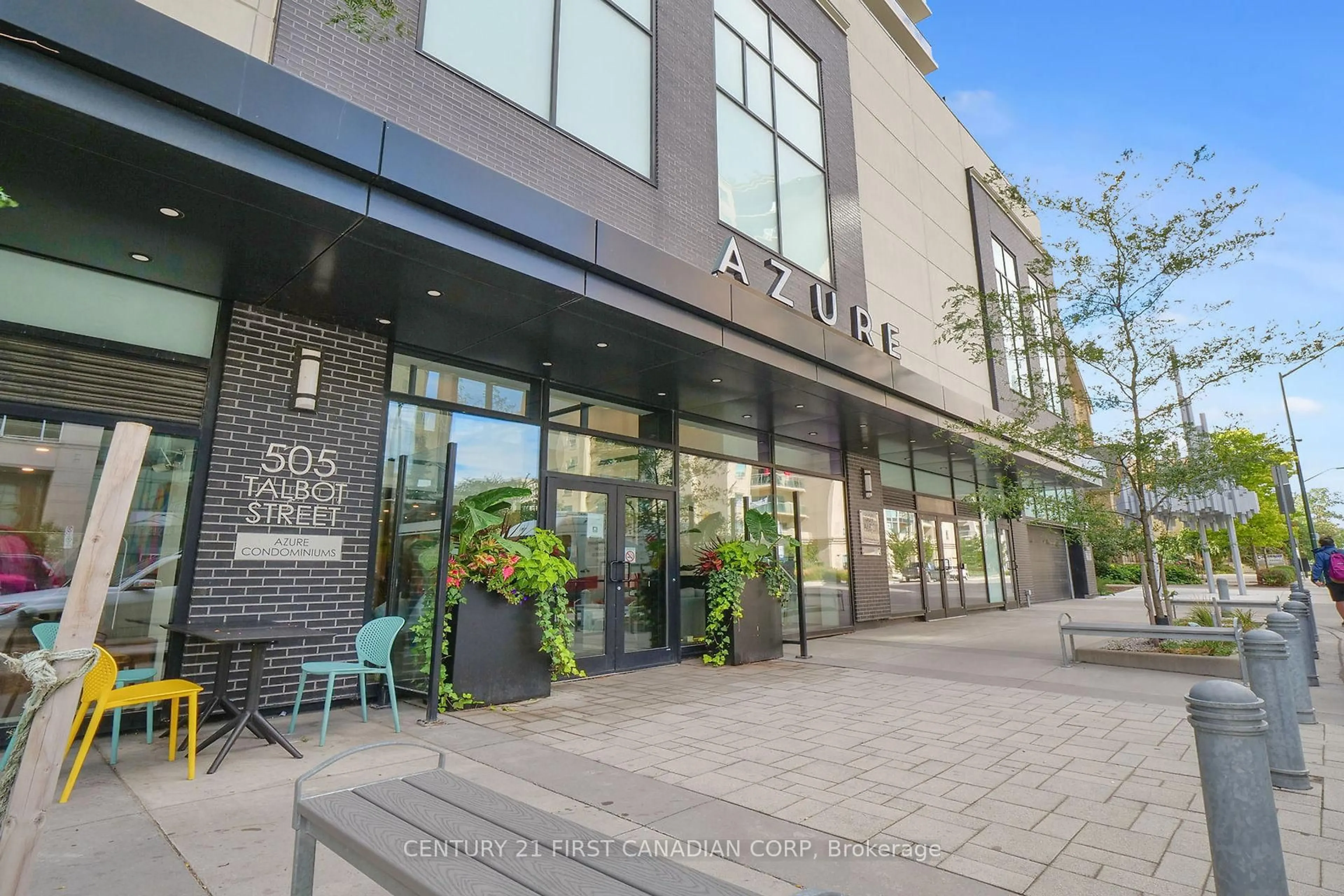 Patio, building for 505 TALBOT St #803, London East Ontario N6A 2S6