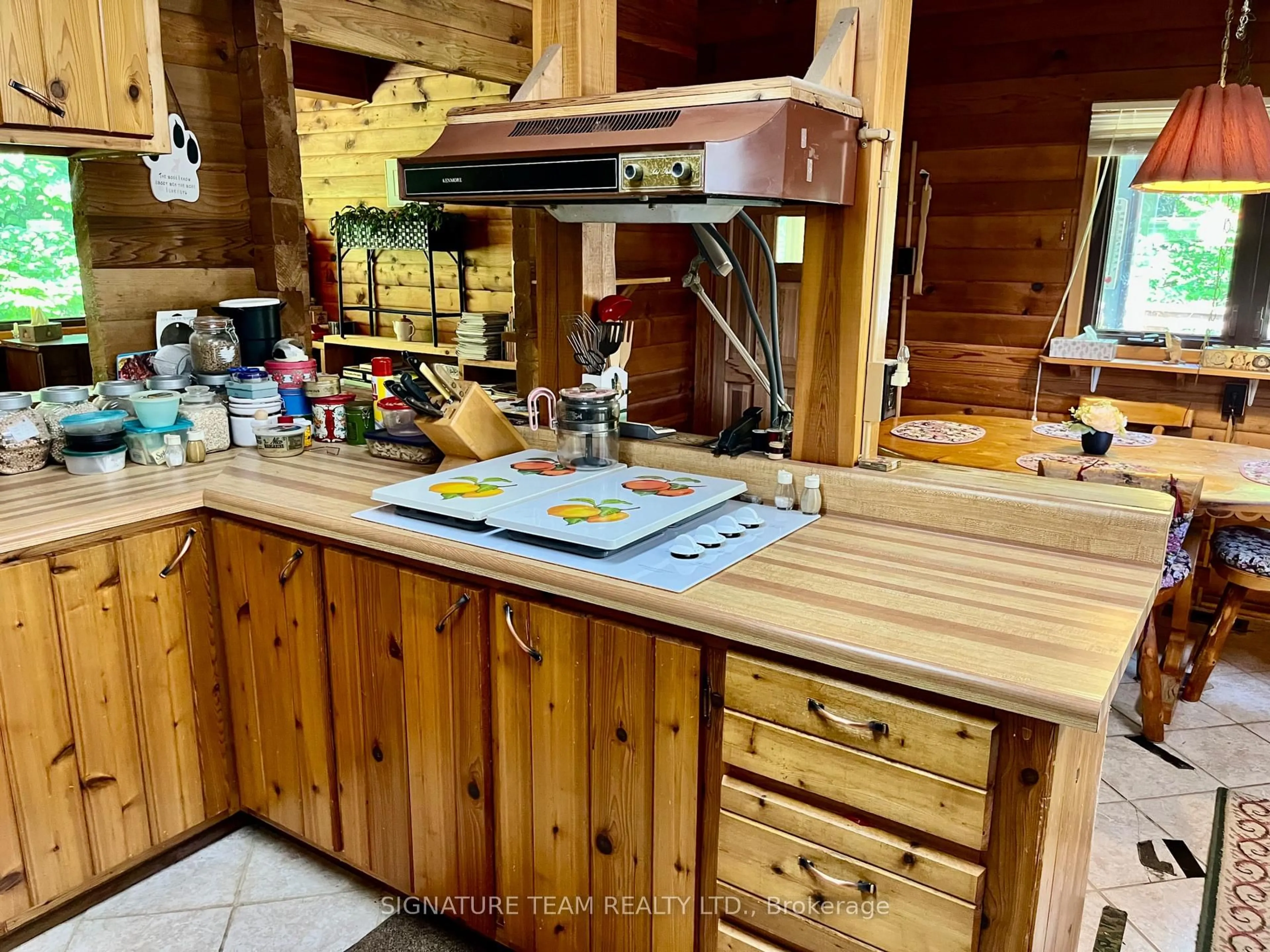 Rustic kitchen, wood/laminate floor for 19626 41 Highway, Cloyne Ontario K0H 1K0