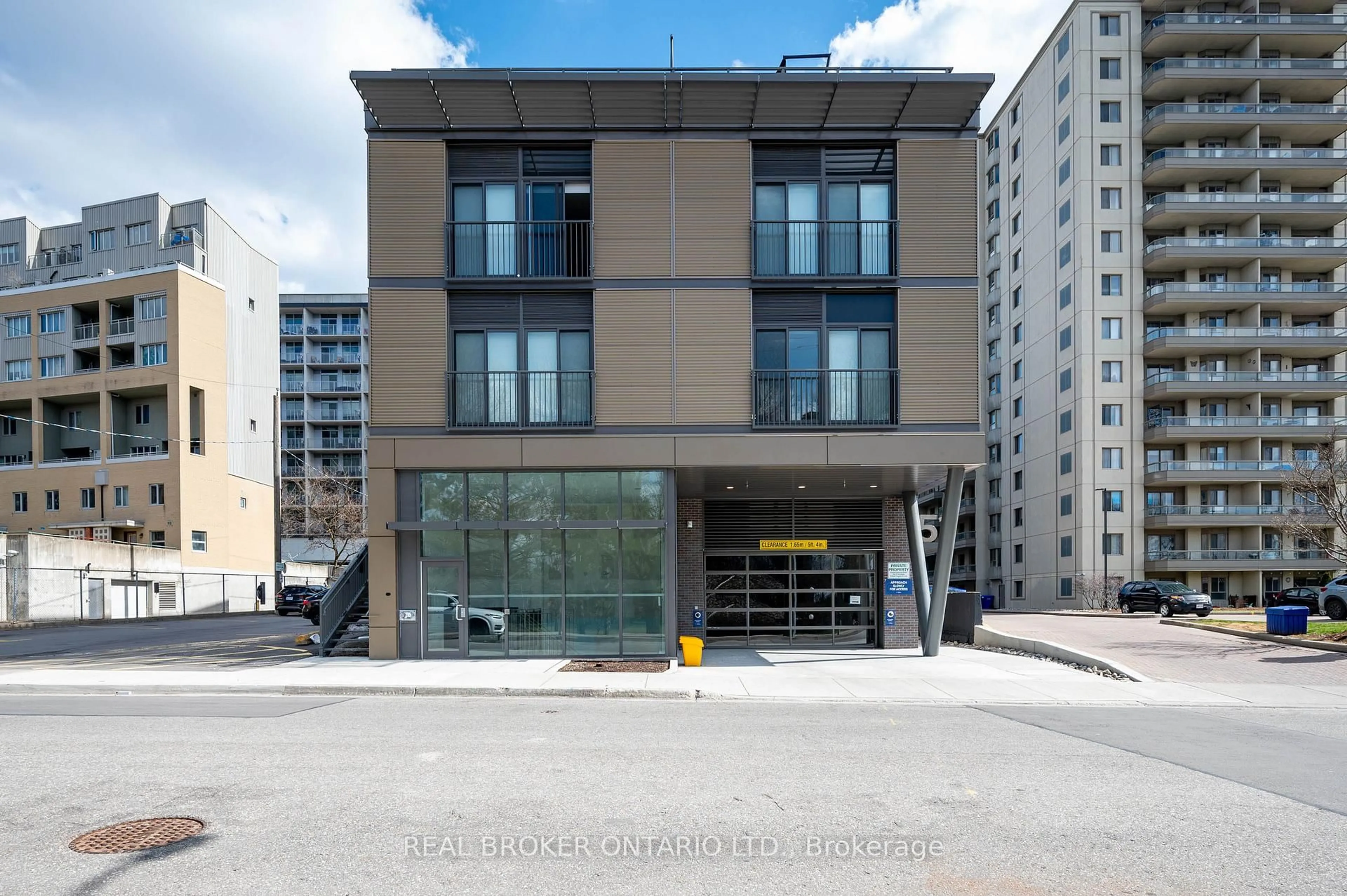 Indoor foyer for 51 David St #207, Kitchener Ontario N2G 0E8