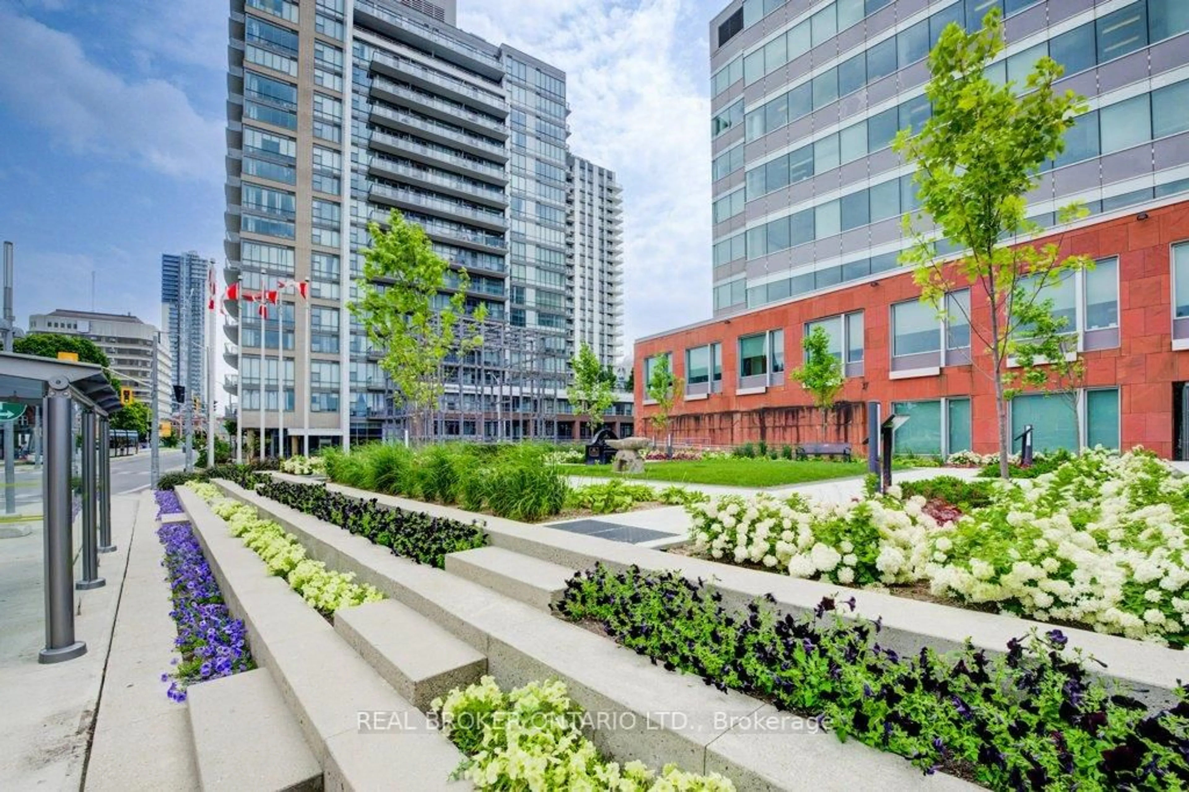 Patio, street for 85 Duke St #308, Kitchener Ontario N2H 0B7
