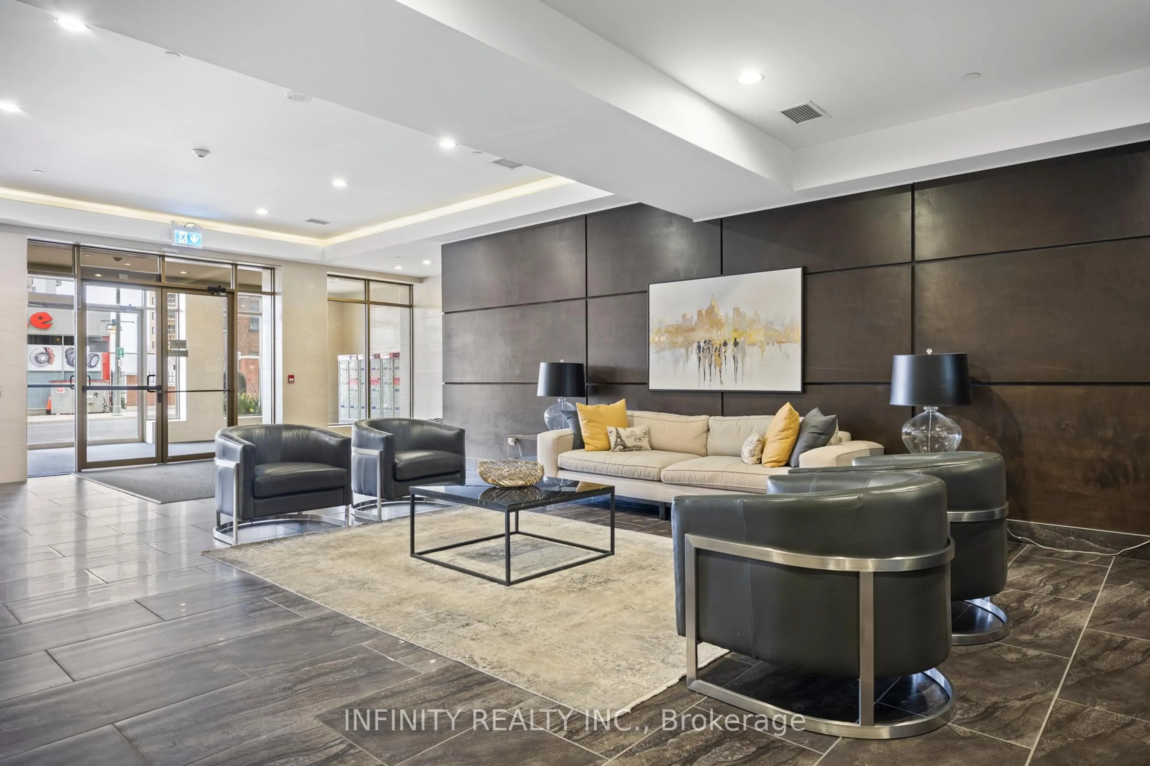 Lobby for 330 Ridout St #1005, London East Ontario N6A 0A7