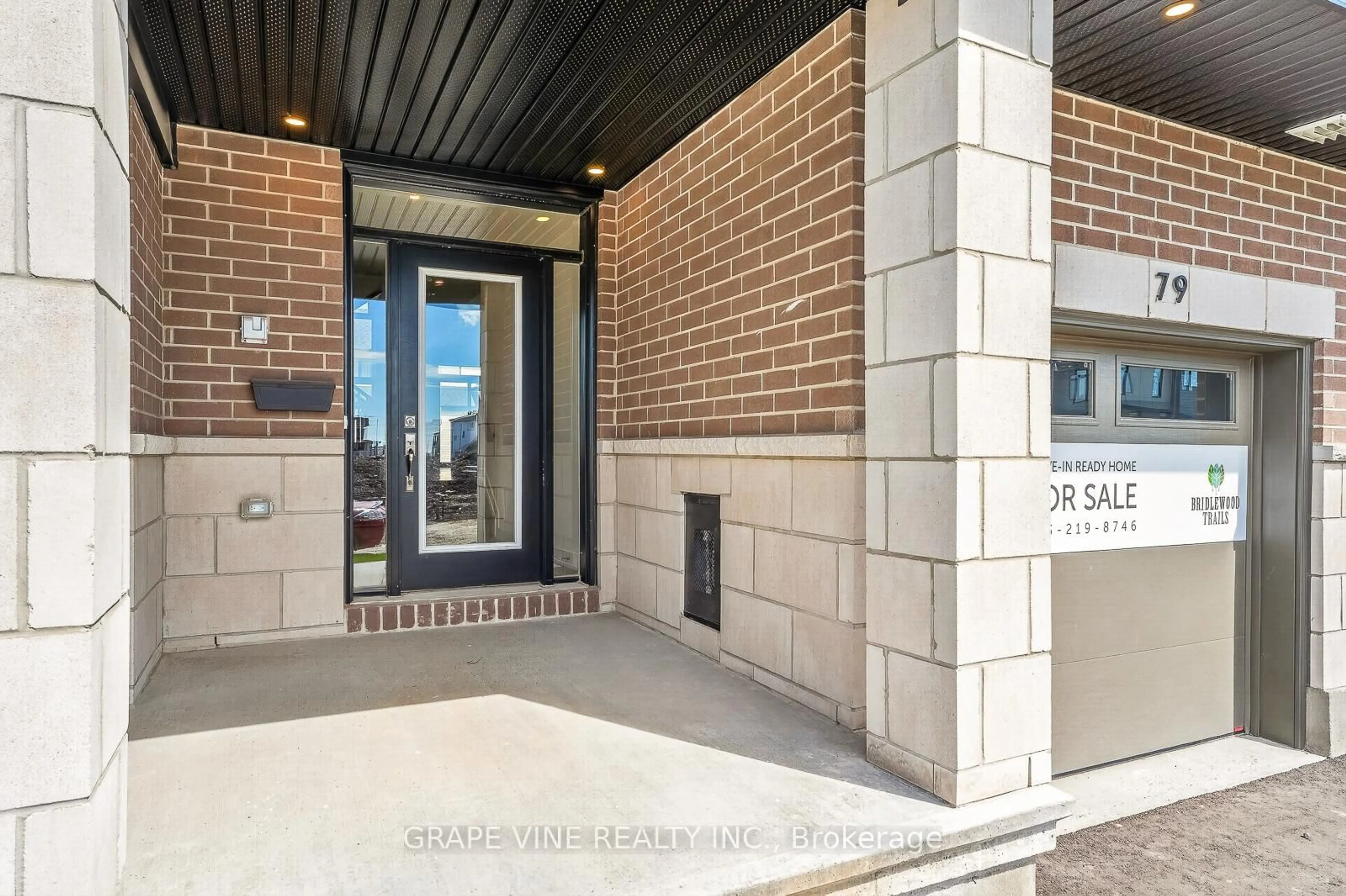 Indoor entryway for 79 San Felice Circ, Ottawa Ontario K2S 2S7