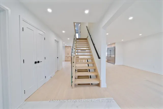 32 Elena Crt, Hamilton 4