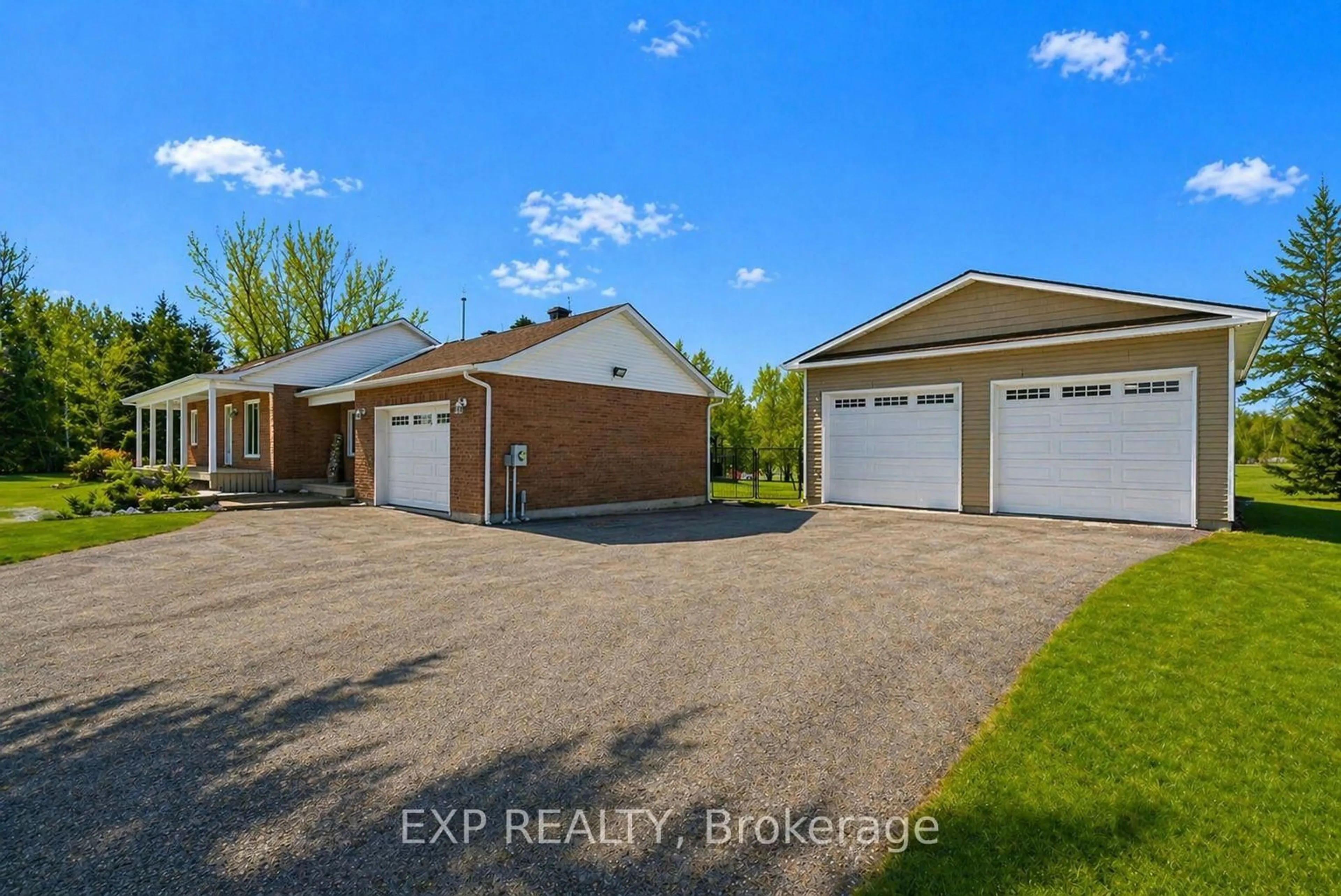 A pic from outside/outdoor area/front of a property/back of a property/a pic from drone, street for 3238 Drouin Rd, Clarence-Rockland Ontario K0A 2A0