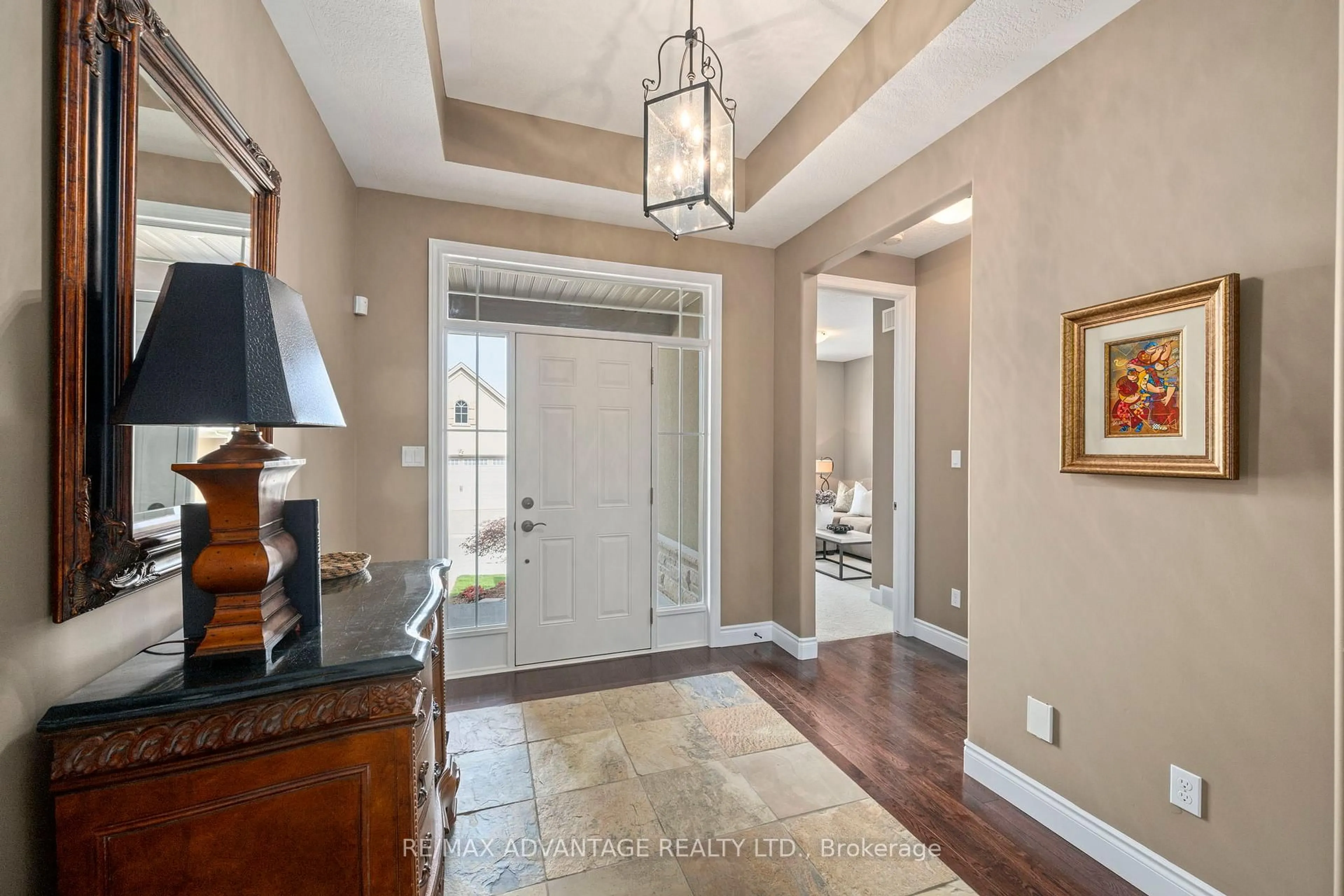 Indoor entryway for 2615 Colonel Talbot Rd #28, London South Ontario N6K 5B4