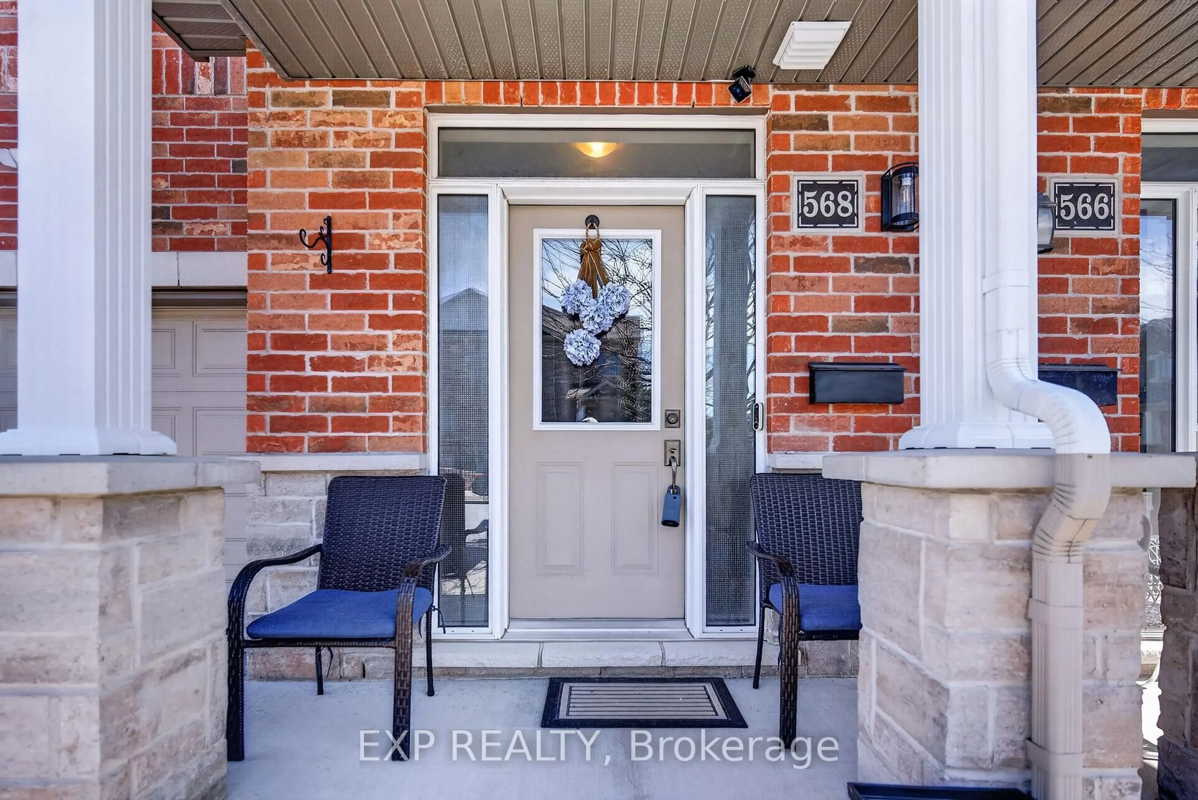 Indoor entryway for 568 Via Mattino Way, Nepean Ontario K2J 6B8