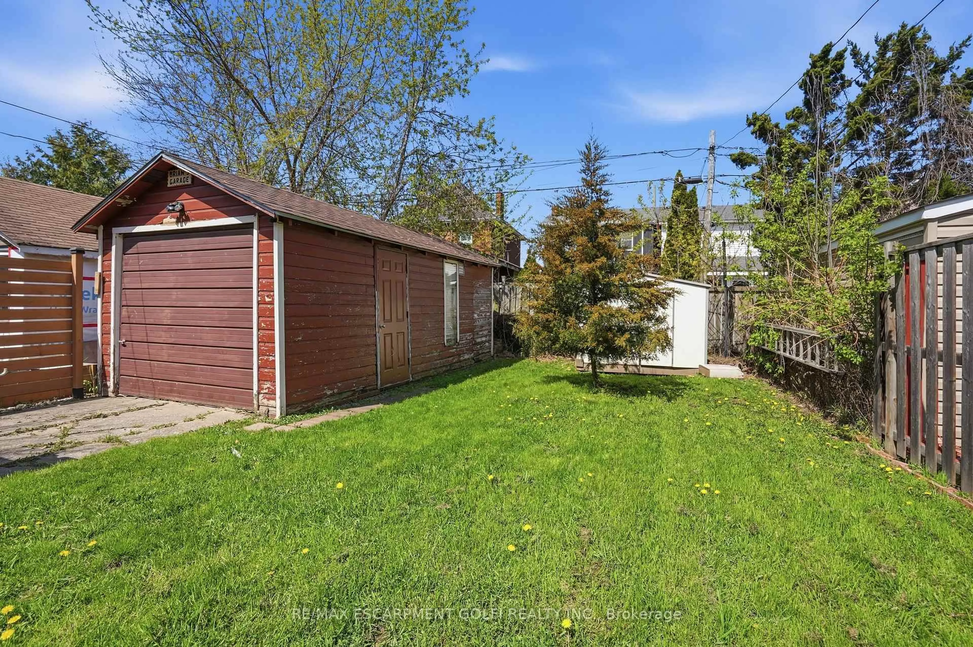 Unknown for 21 WEIR St, Hamilton Ontario L8H 5E7