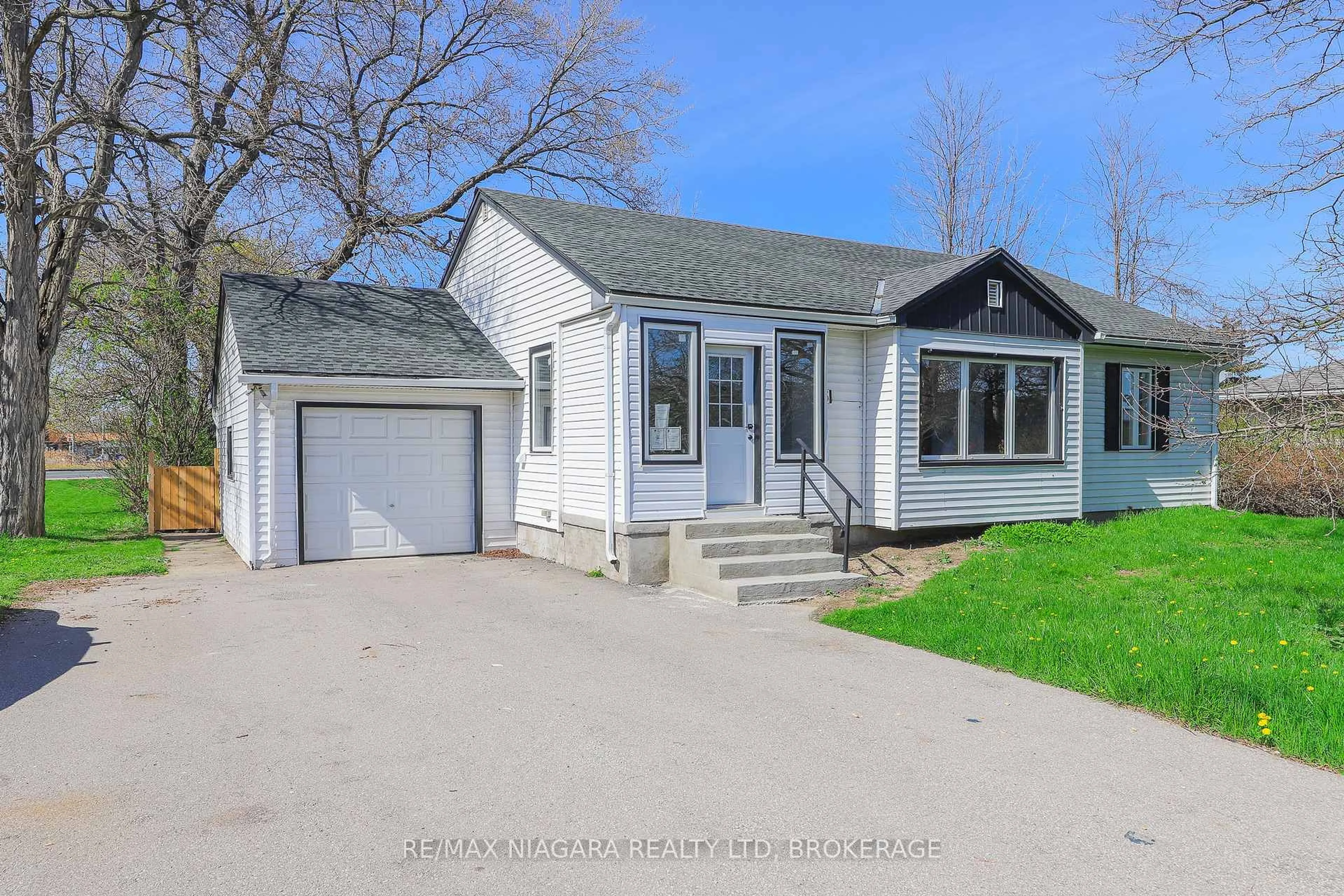 Unknown for 5 Meadowvale Dr, St. Catharines Ontario L2N 3Z6