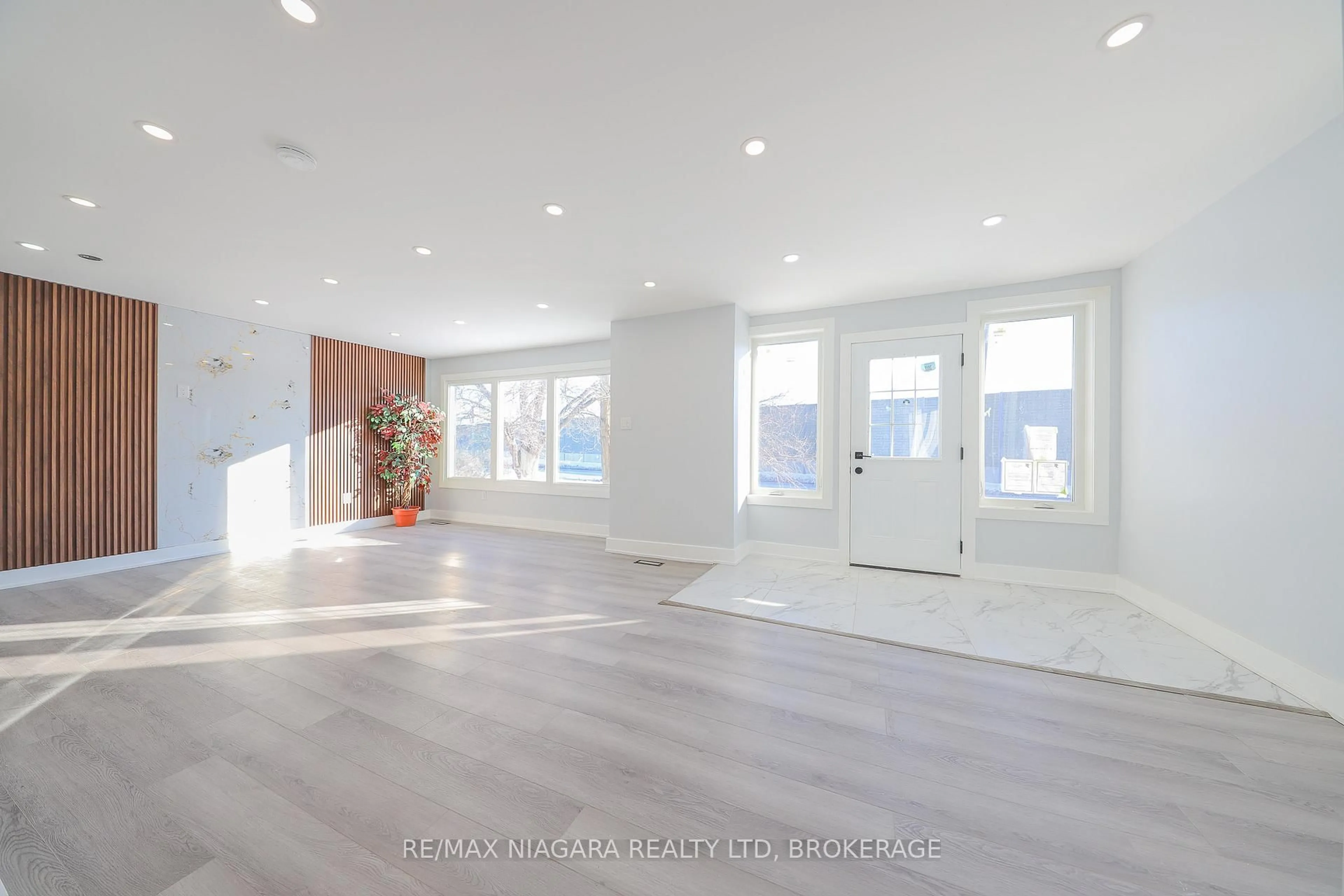 A pic of a room for 5 Meadowvale Dr, St. Catharines Ontario L2N 3Z6