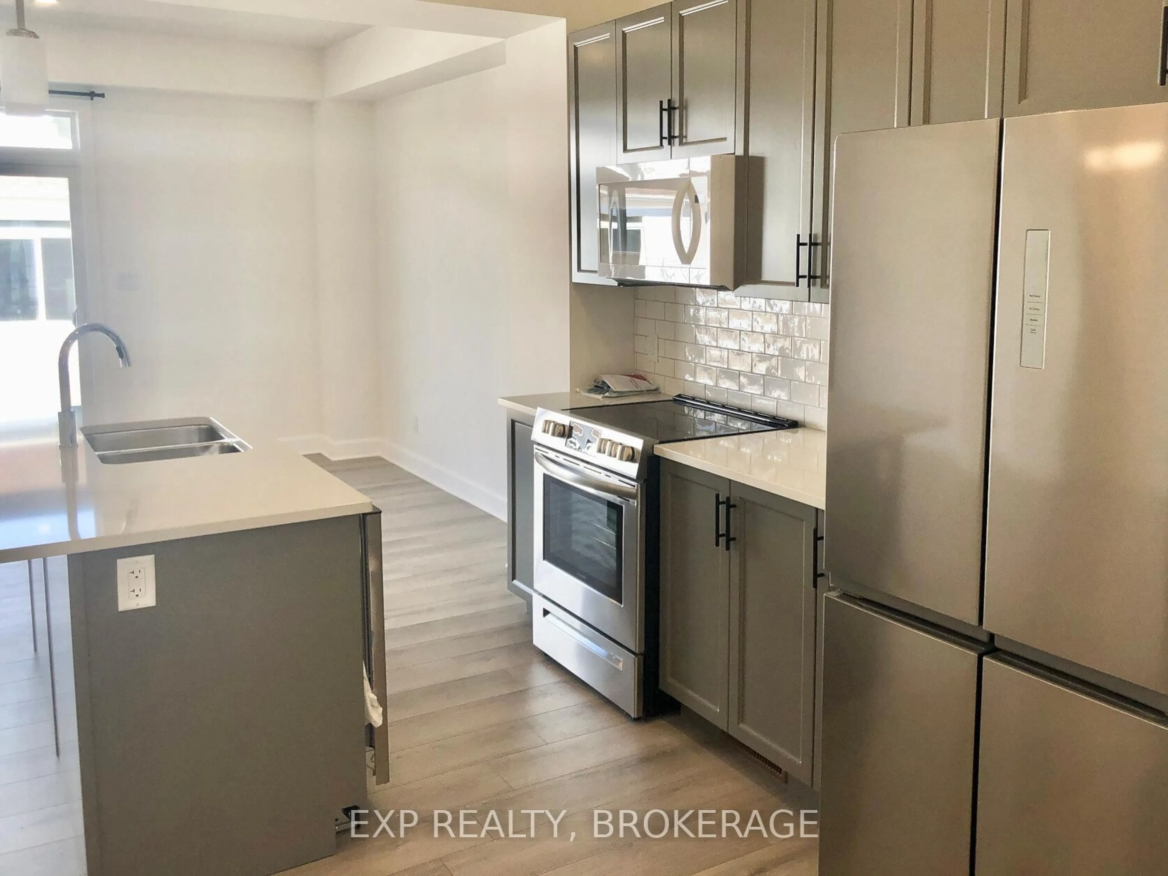 Standard kitchen, unknown for 1425 SUMMER St, Kingston Ontario K7K 0H9