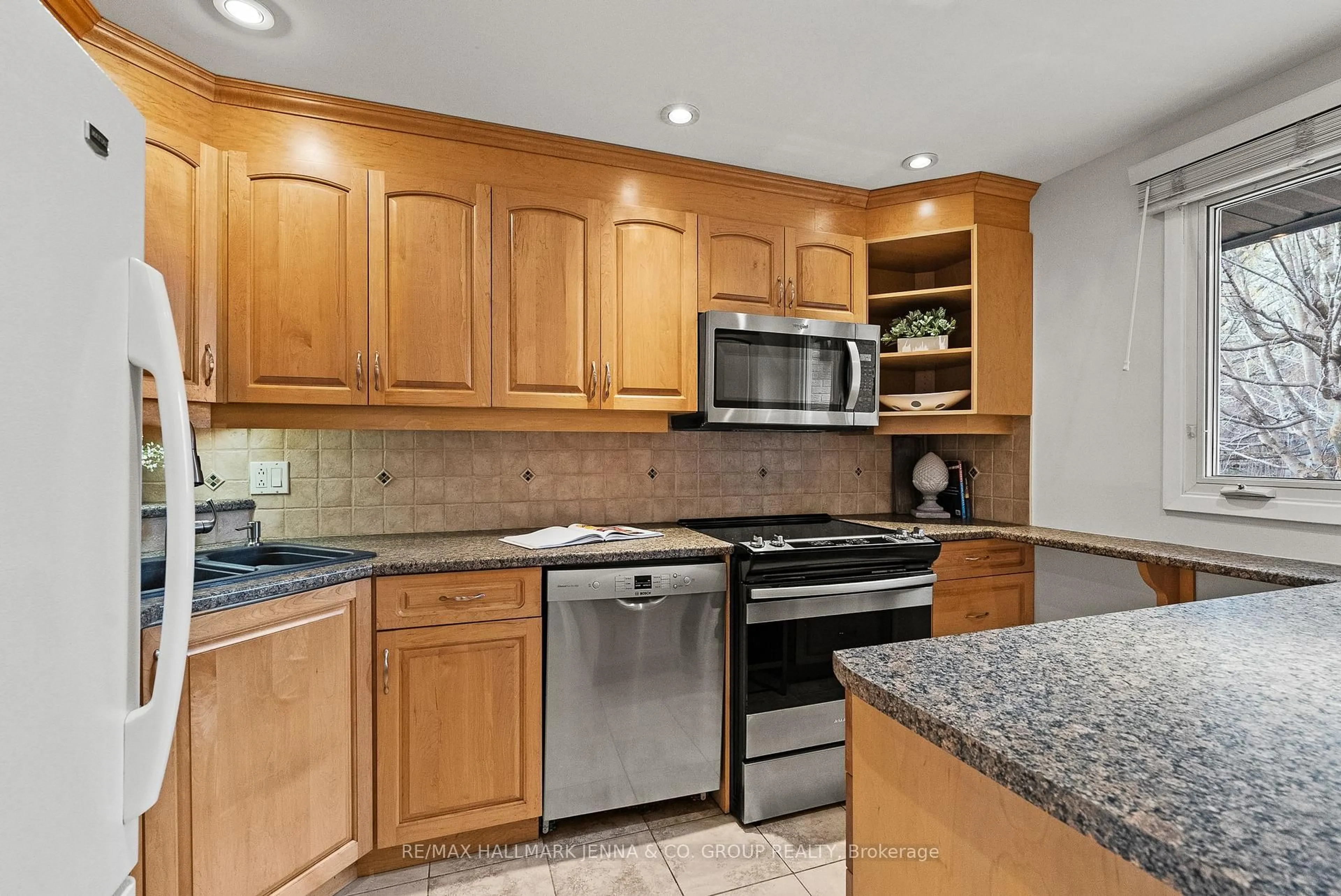 Standard kitchen, ceramic/tile floor for 32 F Benlea Dr #49, Ottawa Ontario K2G 4A8
