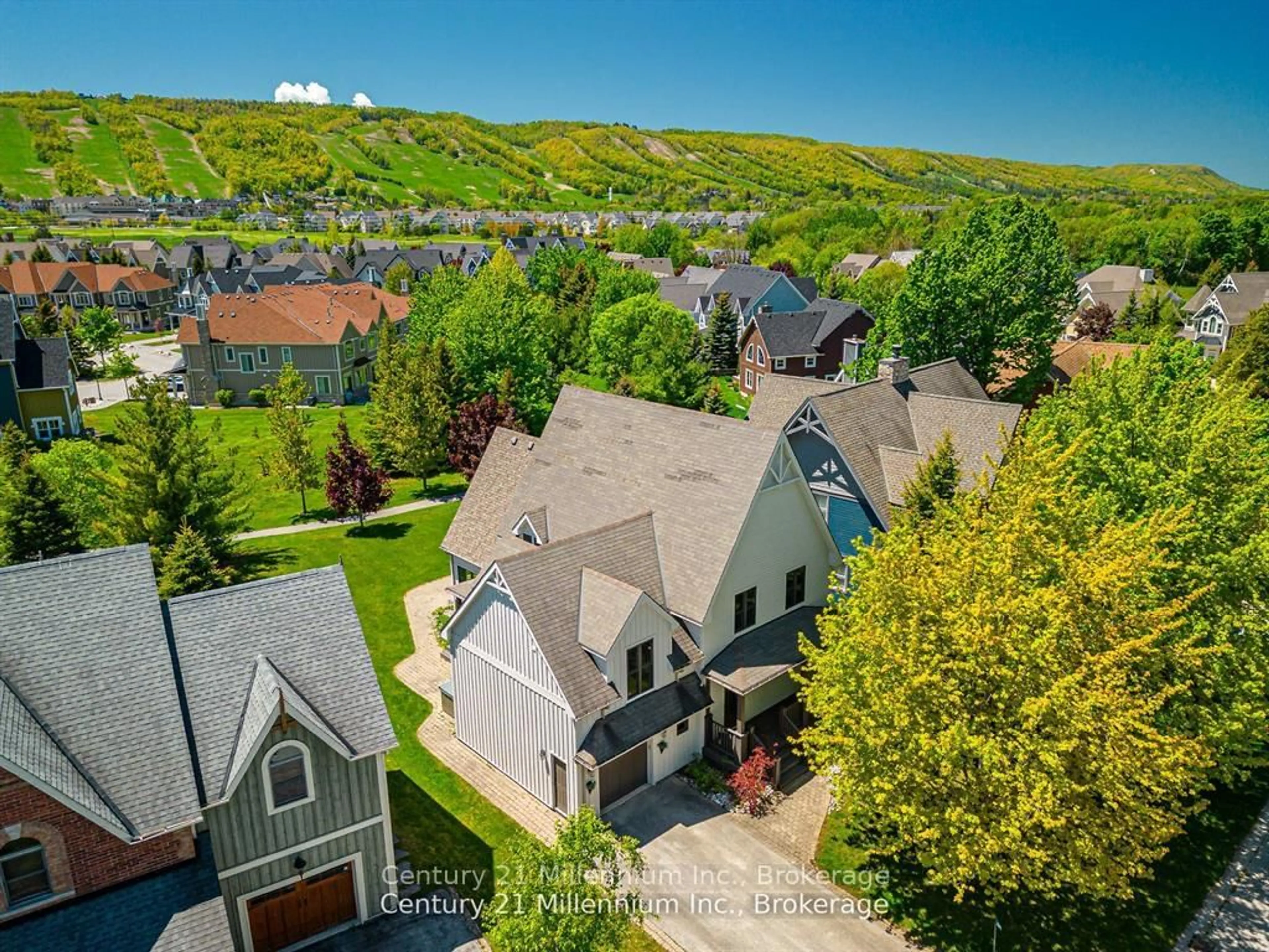 A pic from outside/outdoor area/front of a property/back of a property/a pic from drone, mountain view for 159 Snowbridge Way, Blue Mountains Ontario L9Y 0V1
