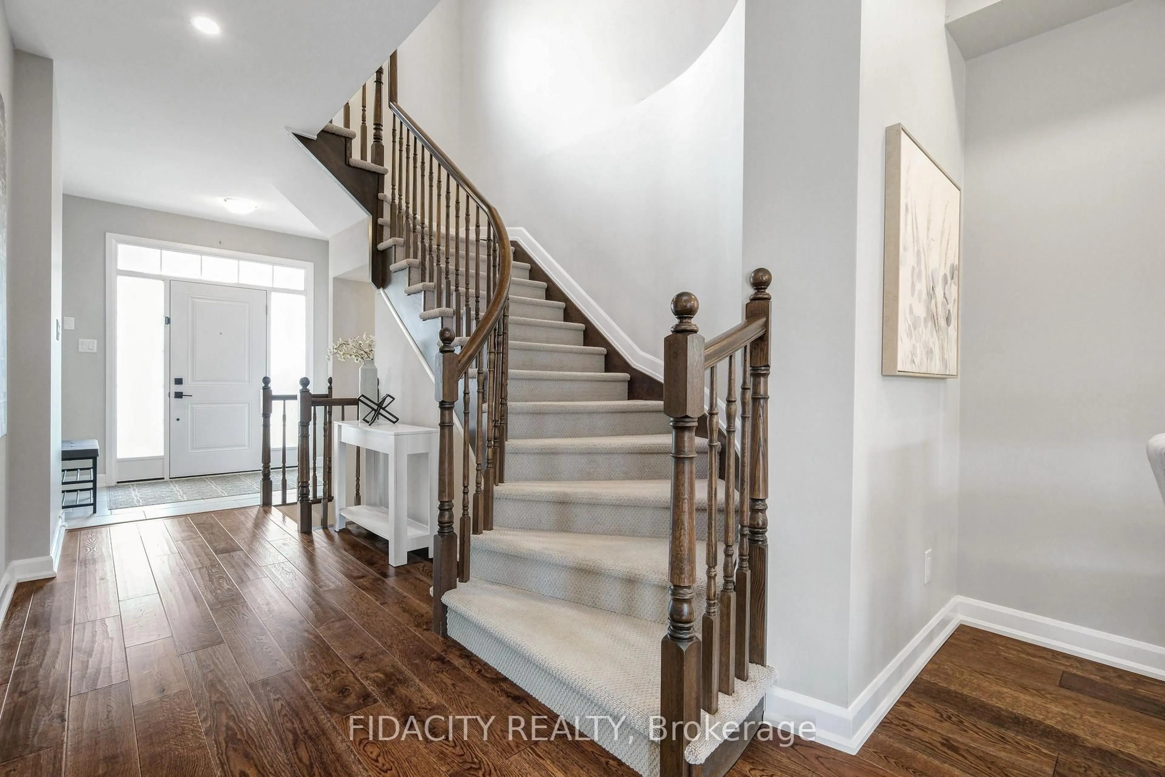 Indoor entryway for 20 Allan Moore Pl, Stittsville Ontario K2S 2A9