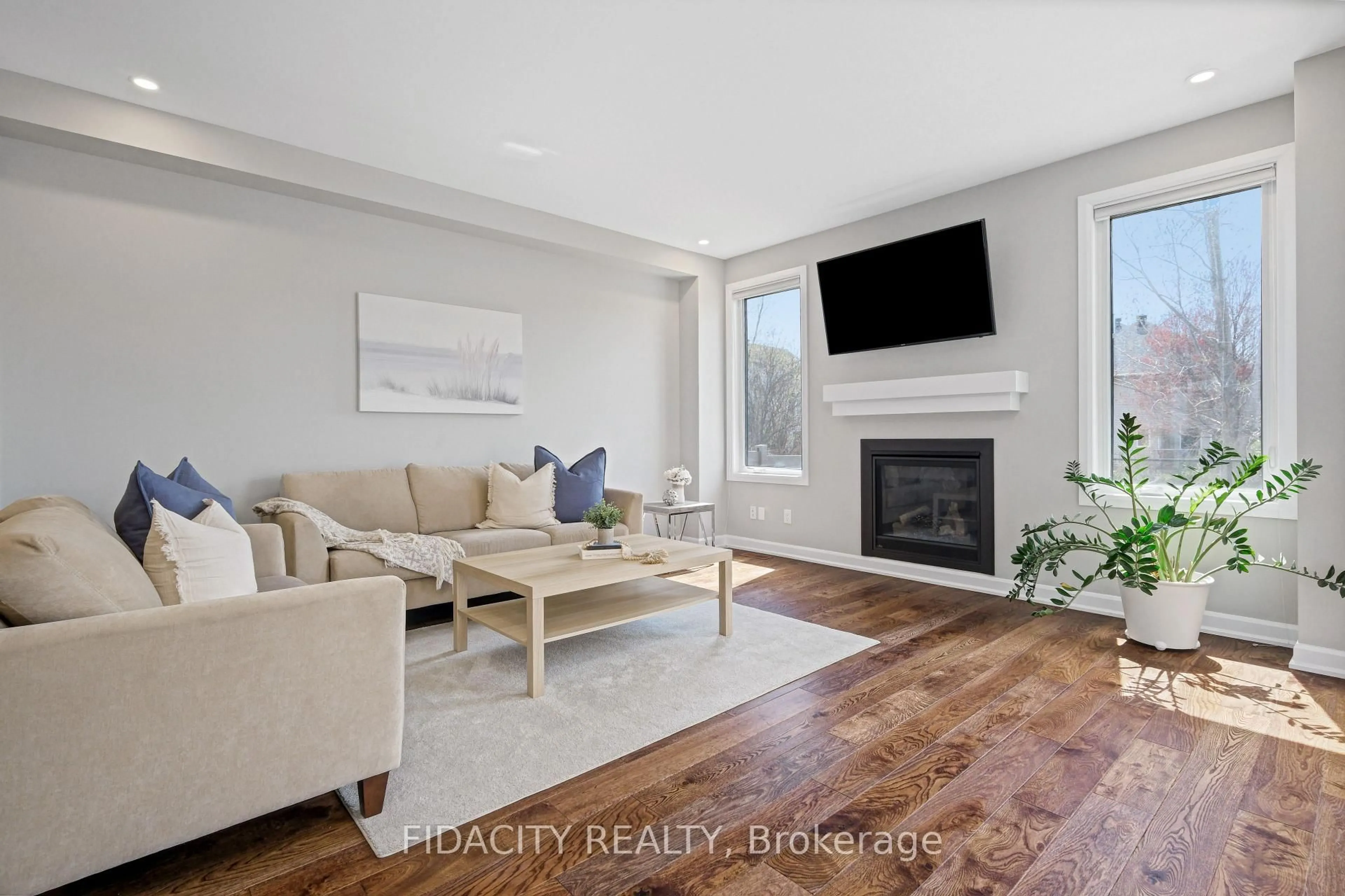 Living room with furniture, unknown for 20 Allan Moore Pl, Stittsville Ontario K2S 2A9