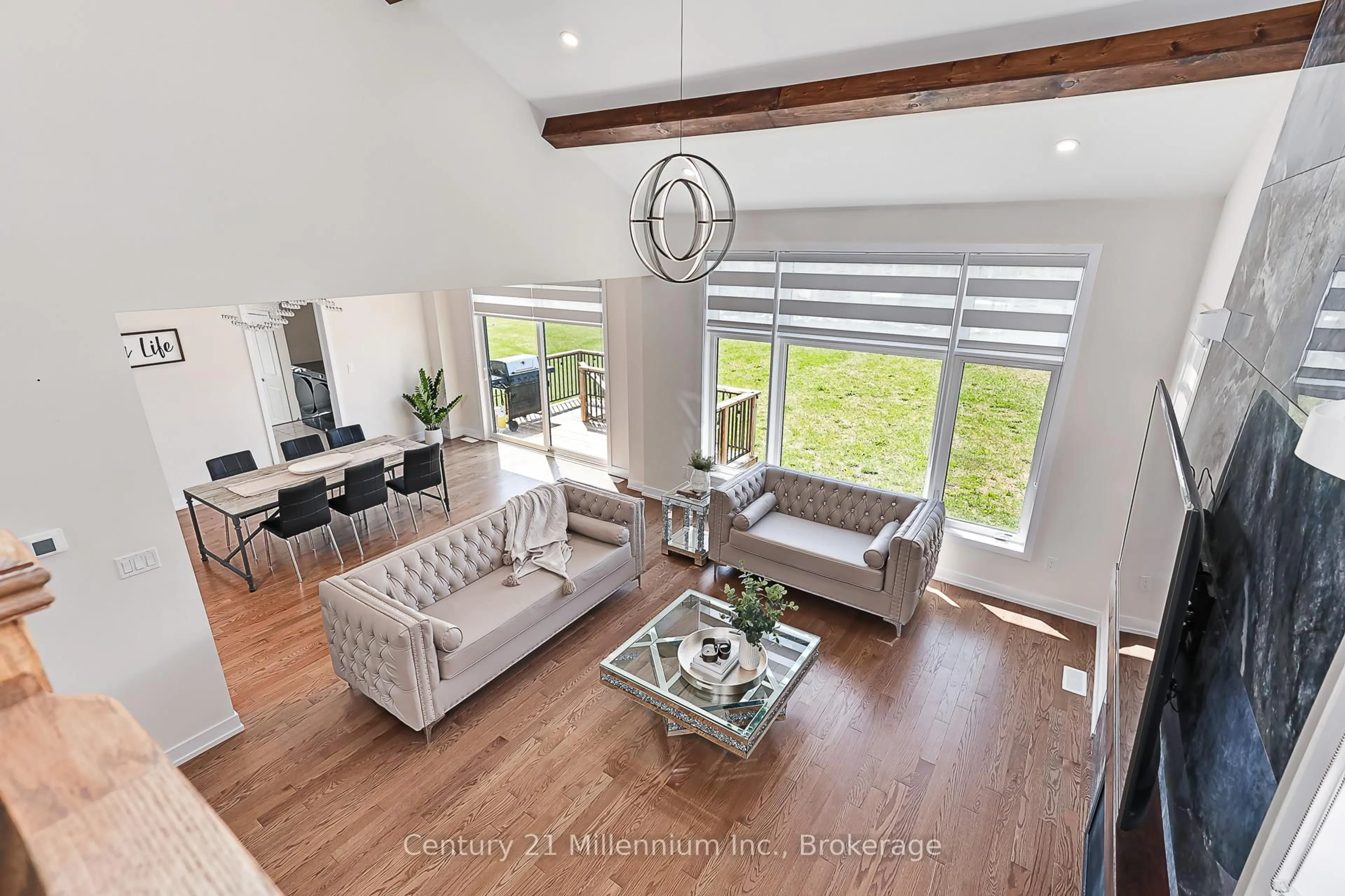 Living room with furniture, unknown for 111 STONELEIGH Dr, Blue Mountains Ontario L9Y 4P5