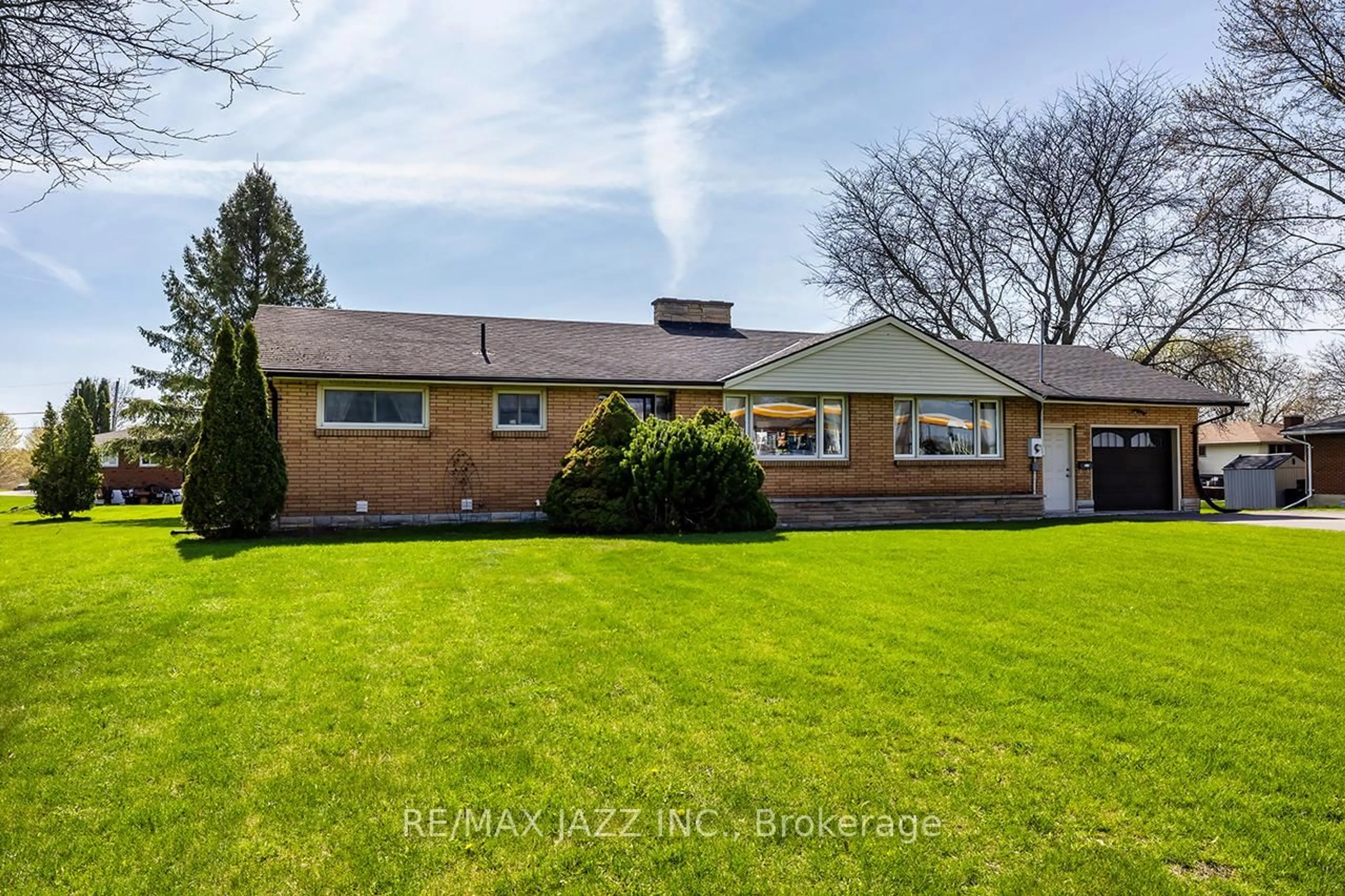 A pic from outside/outdoor area/front of a property/back of a property/a pic from drone, street for 152 Belleville Rd, Stirling Ontario K0K 3E0