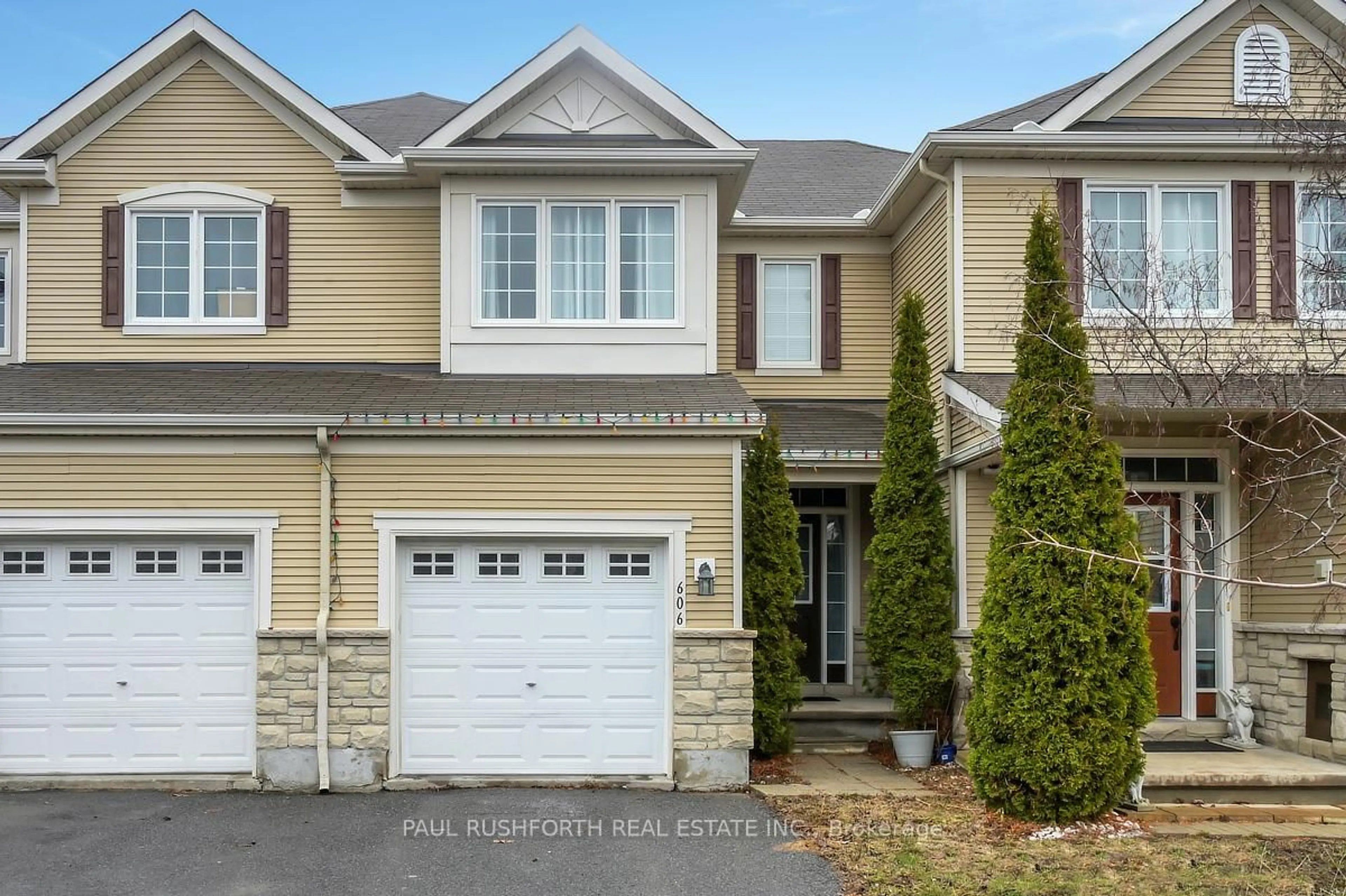 Home with vinyl exterior material, street for 606 Pamplona Private, Ottawa Ontario K2J 5T4