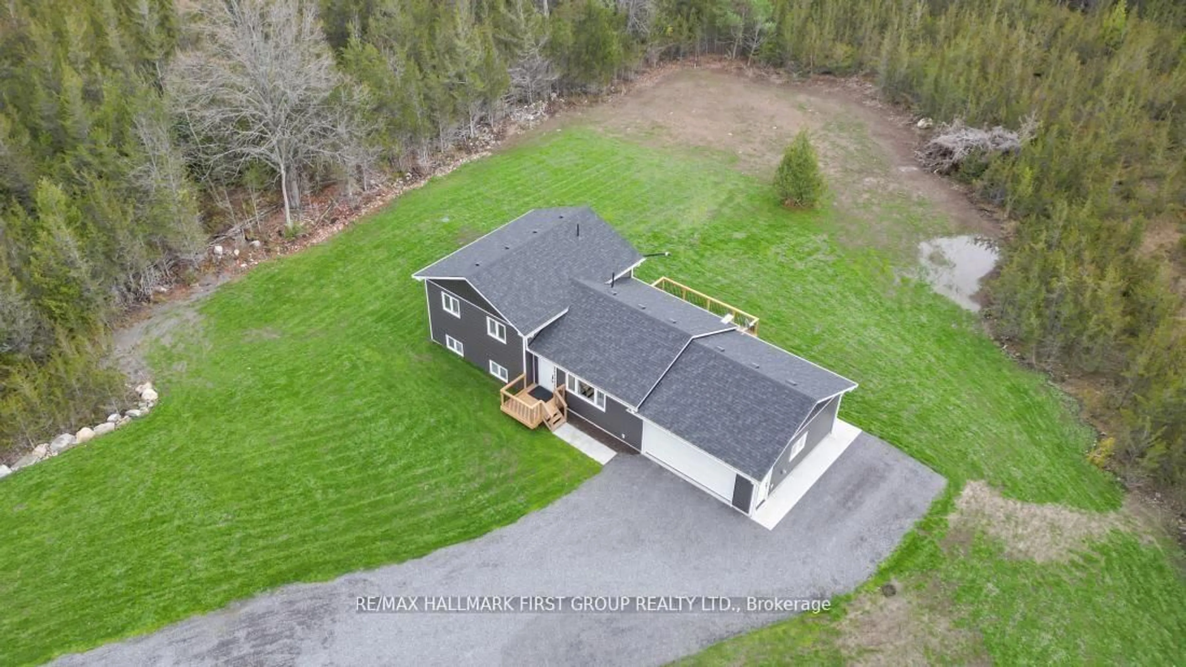 A pic from outside/outdoor area/front of a property/back of a property/a pic from drone, building for 972 Enright Rd, Shannonville Ontario K0K 3A0