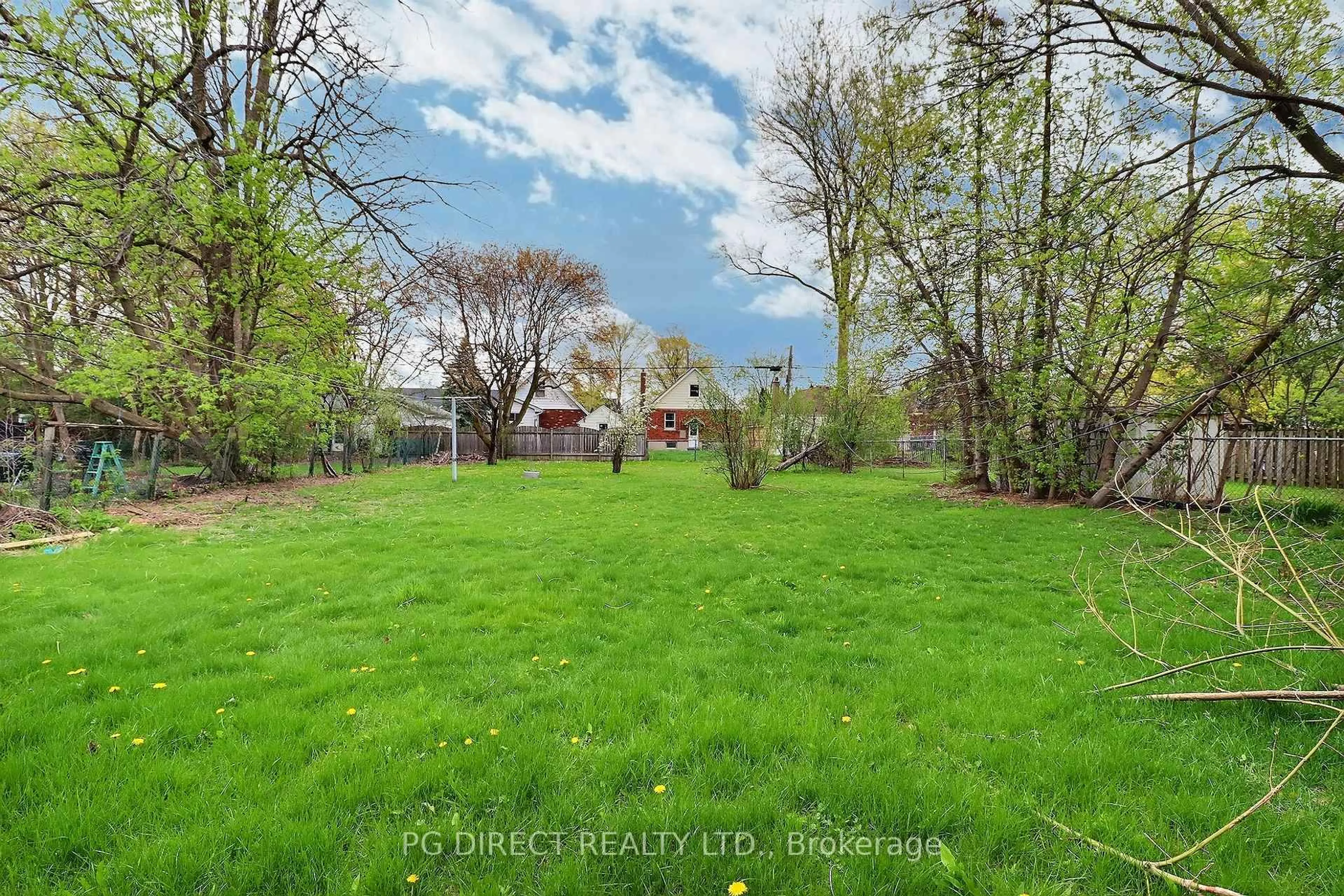 A pic from outside/outdoor area/front of a property/back of a property/a pic from drone, forest/trees view for 712 Chester St, London South Ontario N6C 2K2