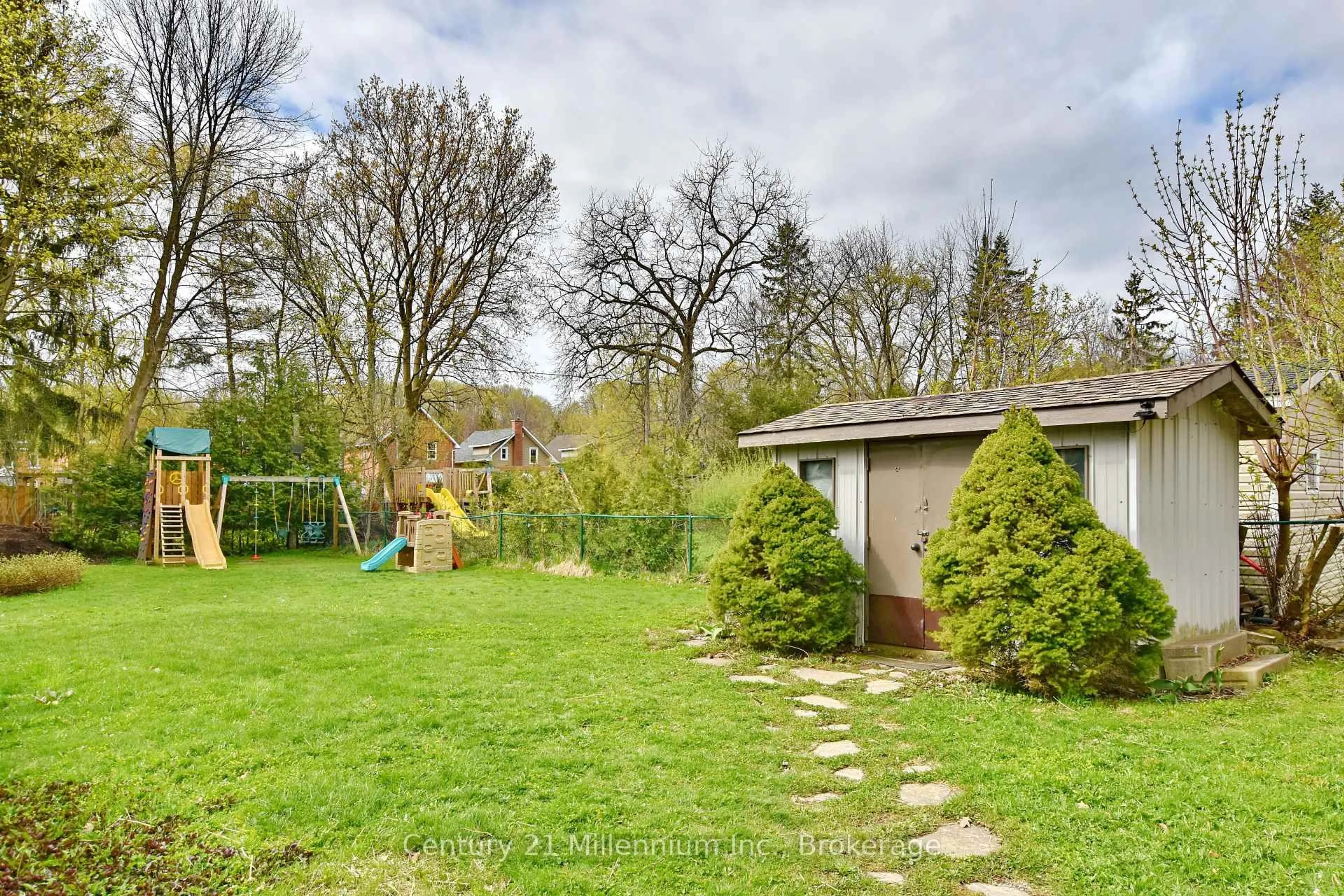 Unknown for 501 14th St, Owen Sound Ontario N4K 3Y3