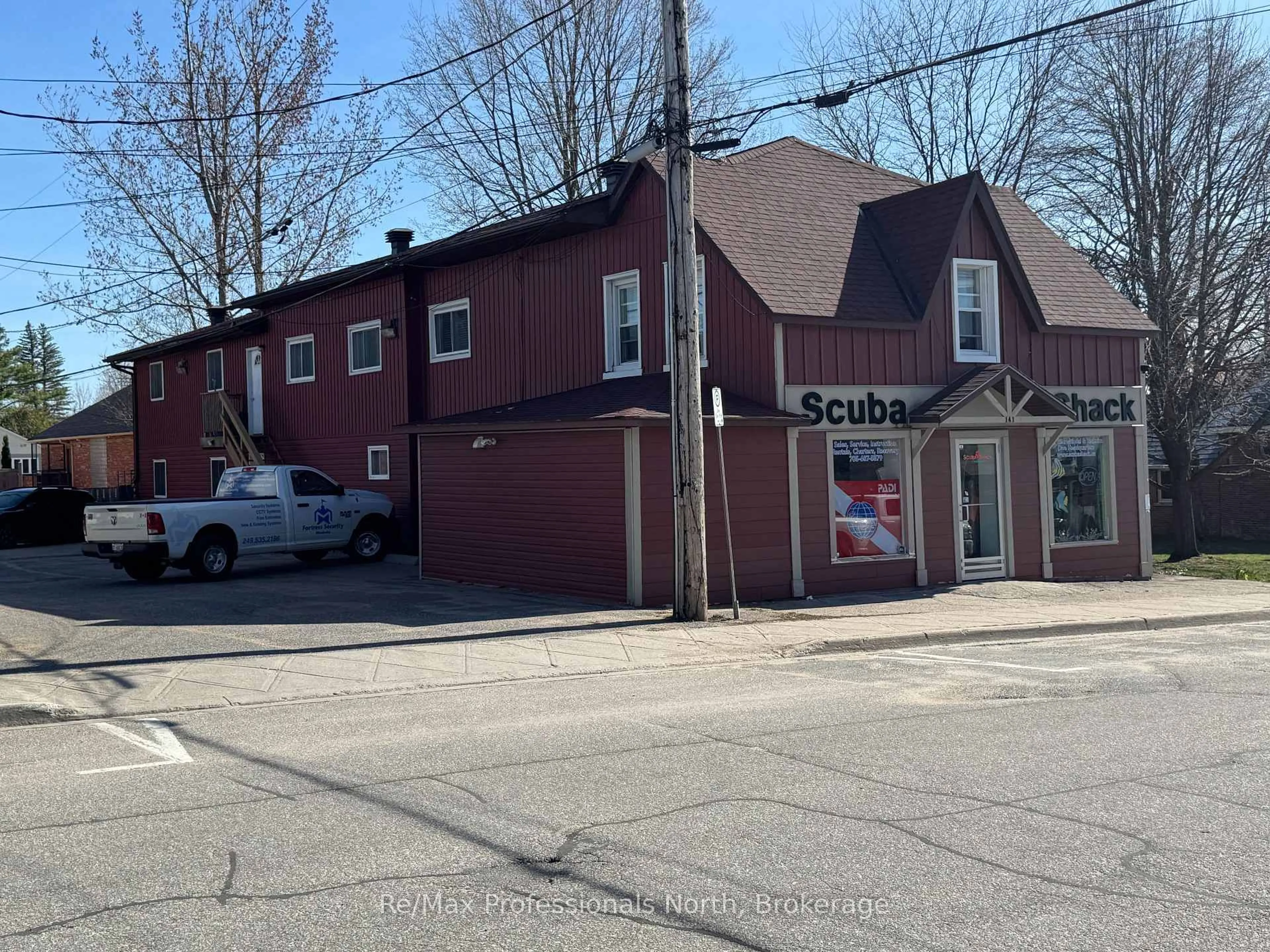 Unknown for 141 Hotchkiss St, Gravenhurst Ontario P1P 1H6