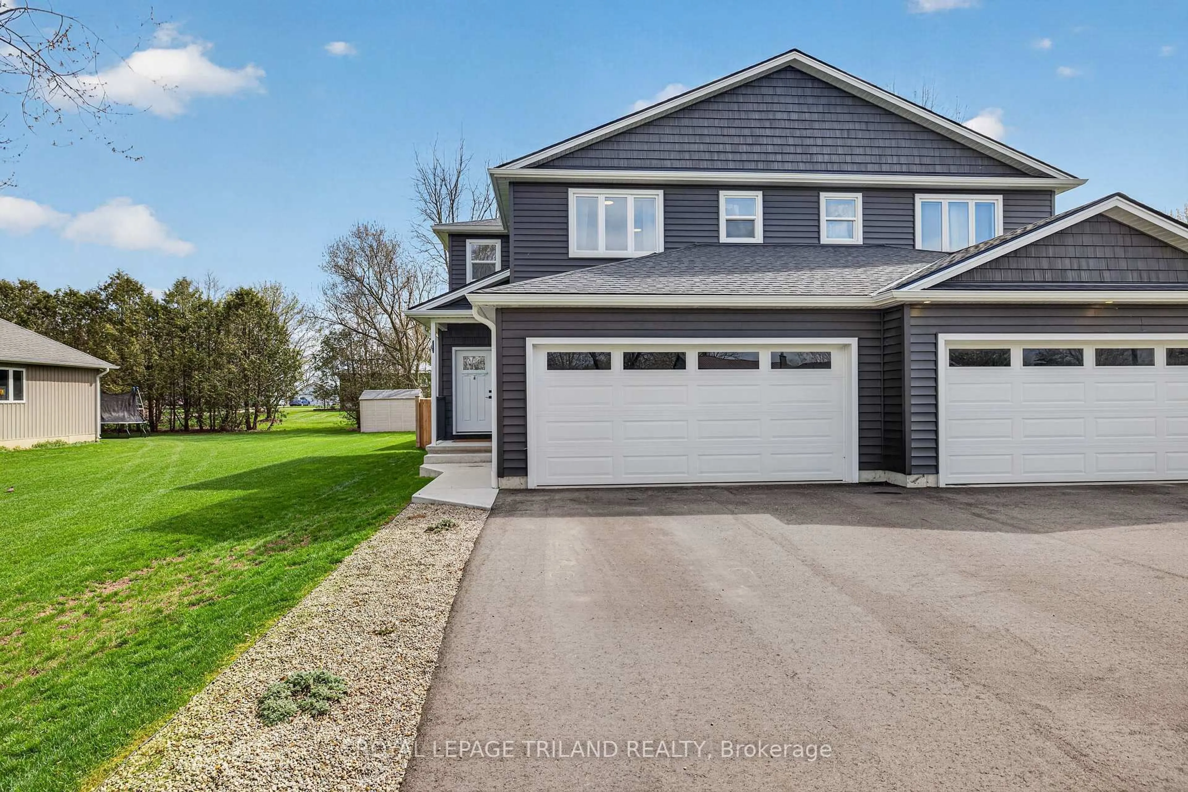 Home with vinyl exterior material, street for 51253 Ashton St, Malahide Ontario N0L 2J0