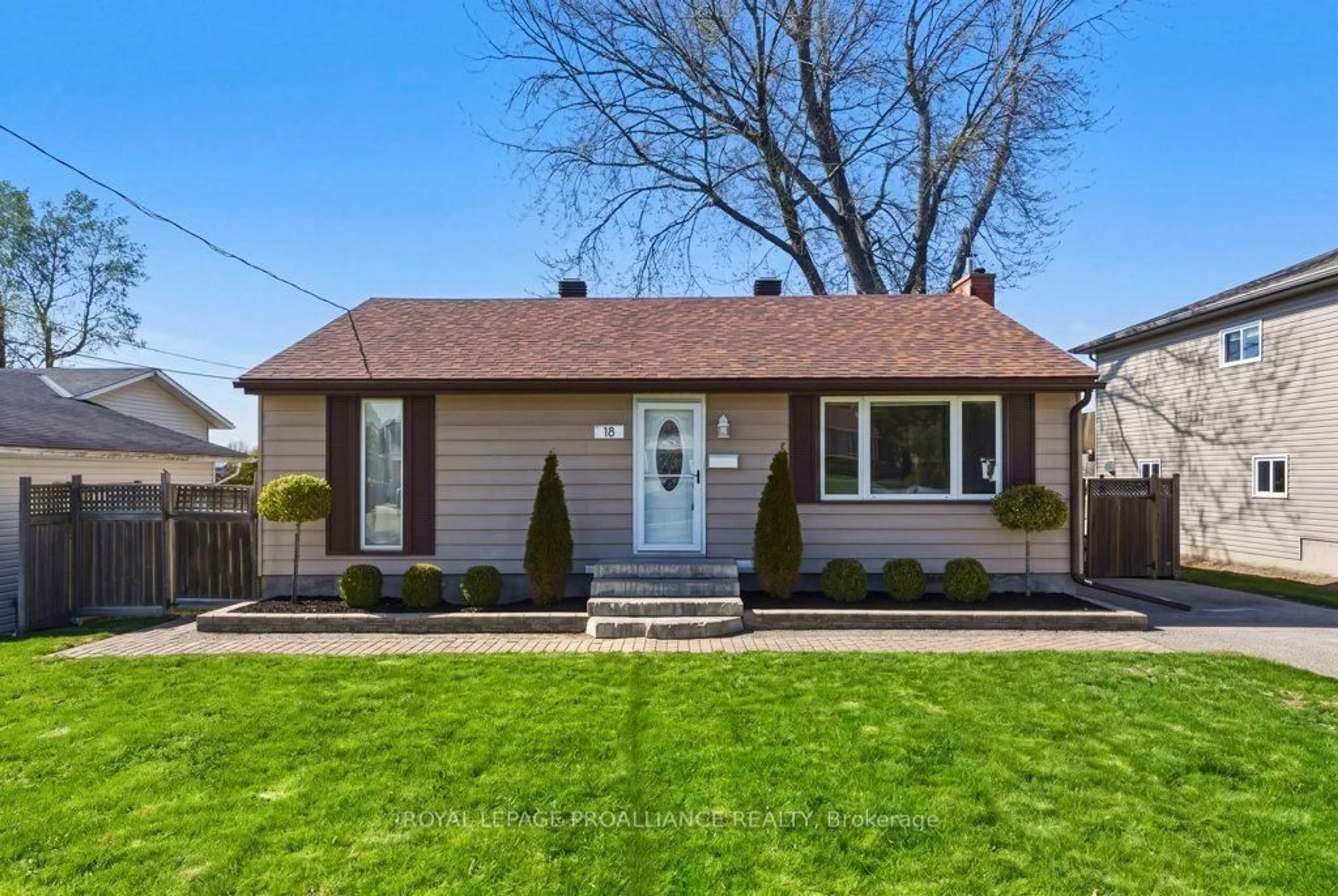 Home with vinyl exterior material, street for 18 Duke St, Brockville Ontario K6V 3J1