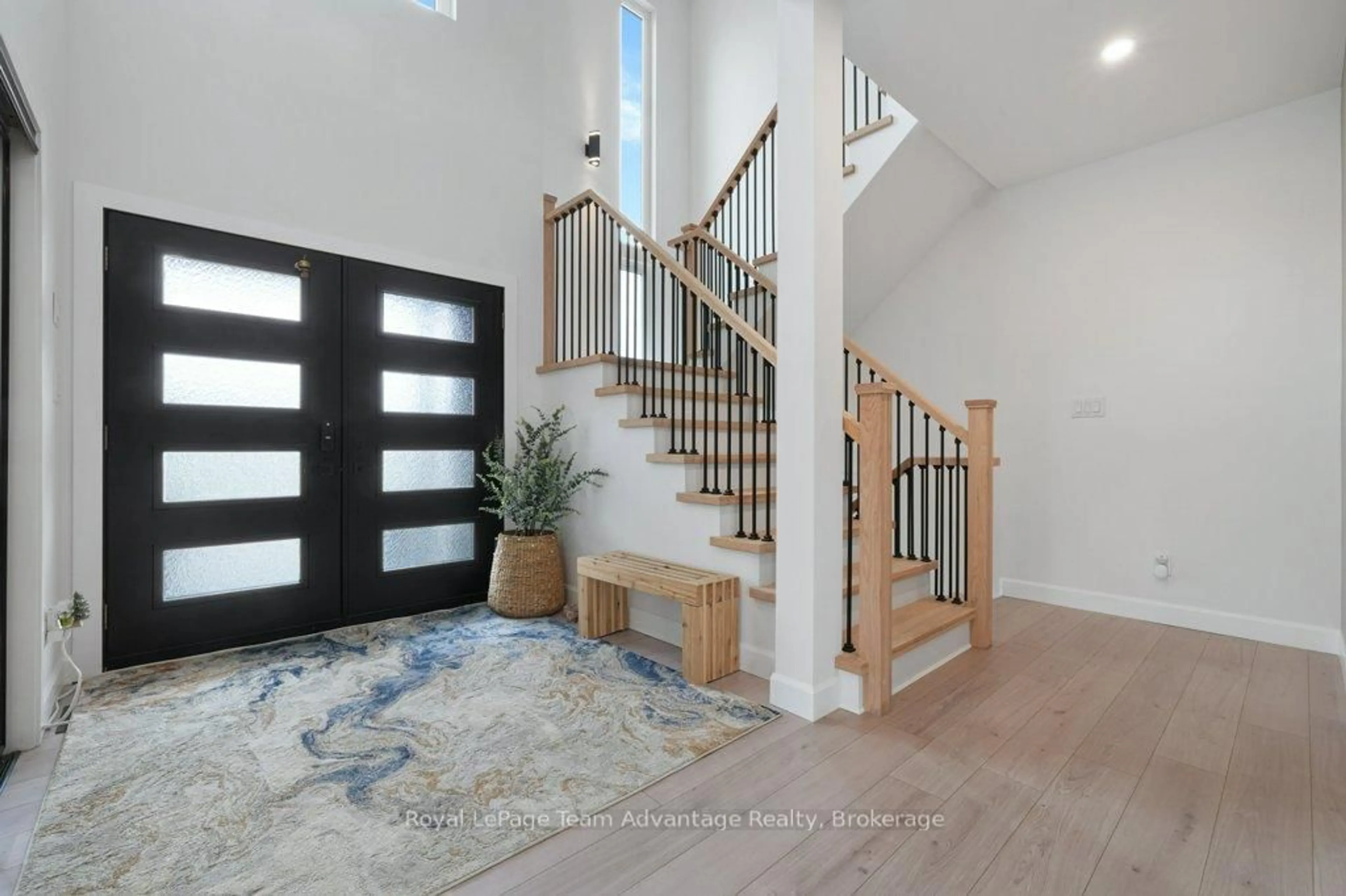 Indoor entryway for 55 Dennis Dr, Parry Sound Ontario P2A 2H9