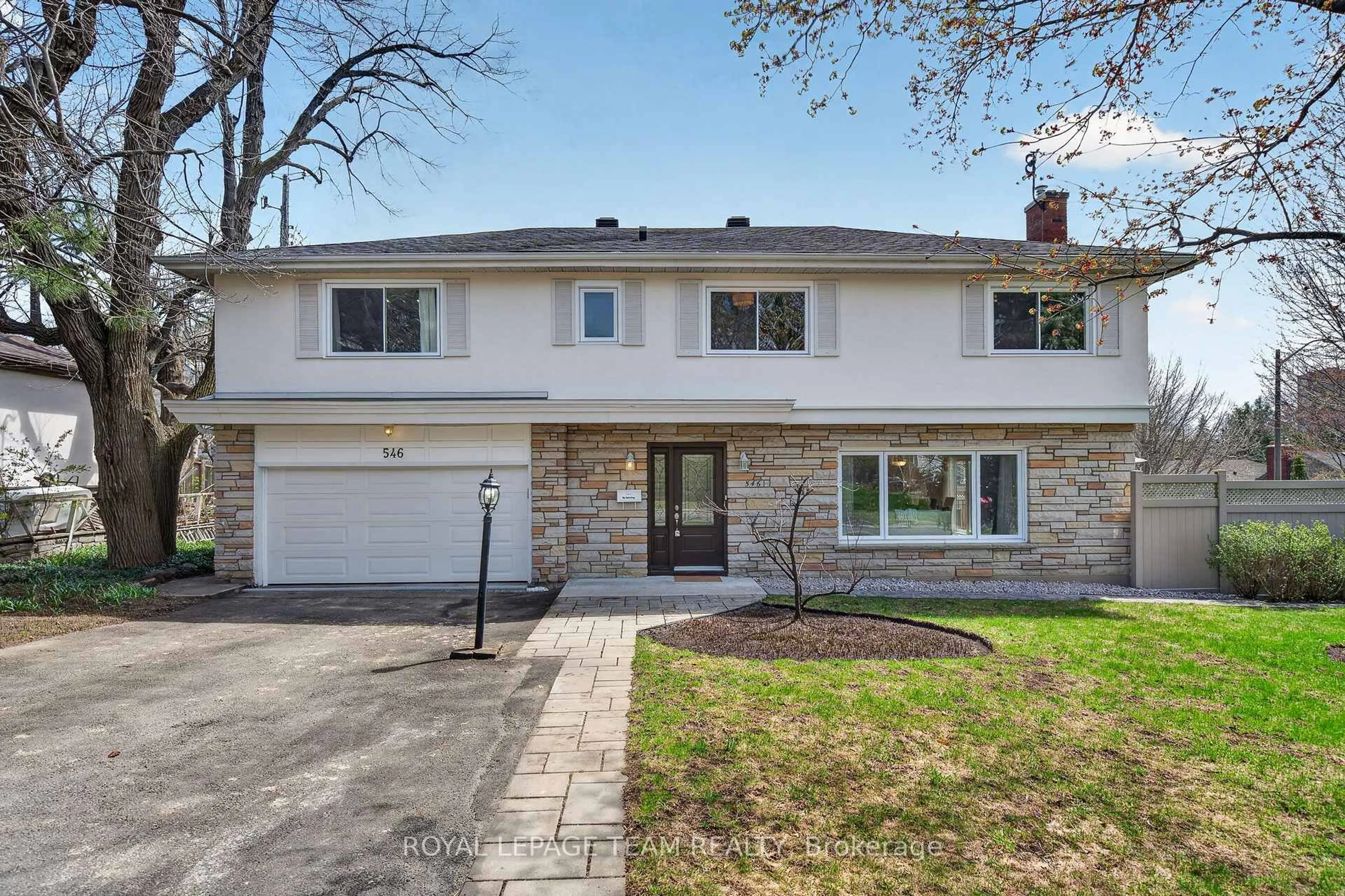 Home with brick exterior material, street for 546 Dovercourt Ave, Ottawa Ontario K2A 0V1
