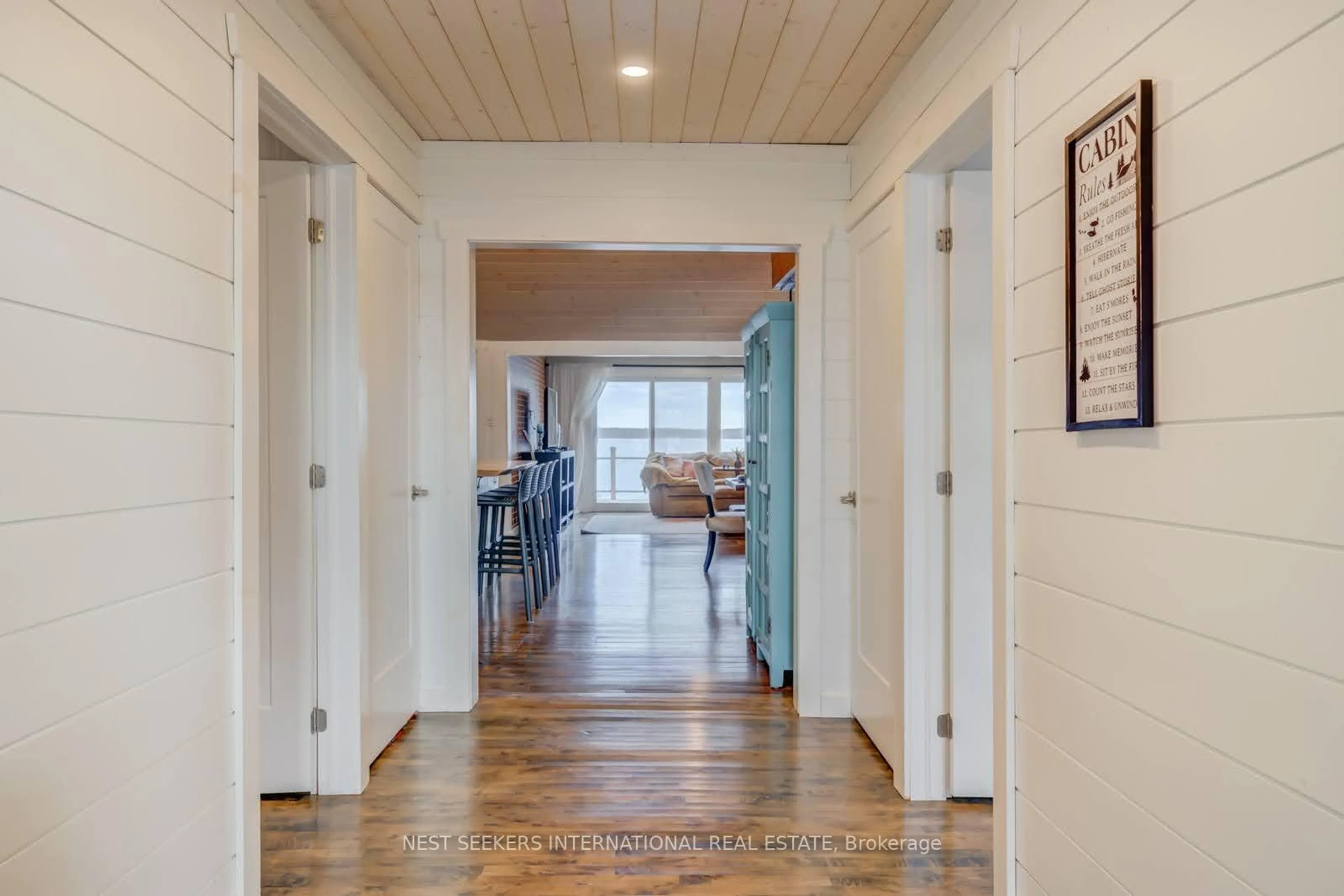 Indoor entryway for 309 Avery Point Rd, Kawartha Lakes Ontario L0K 1W0