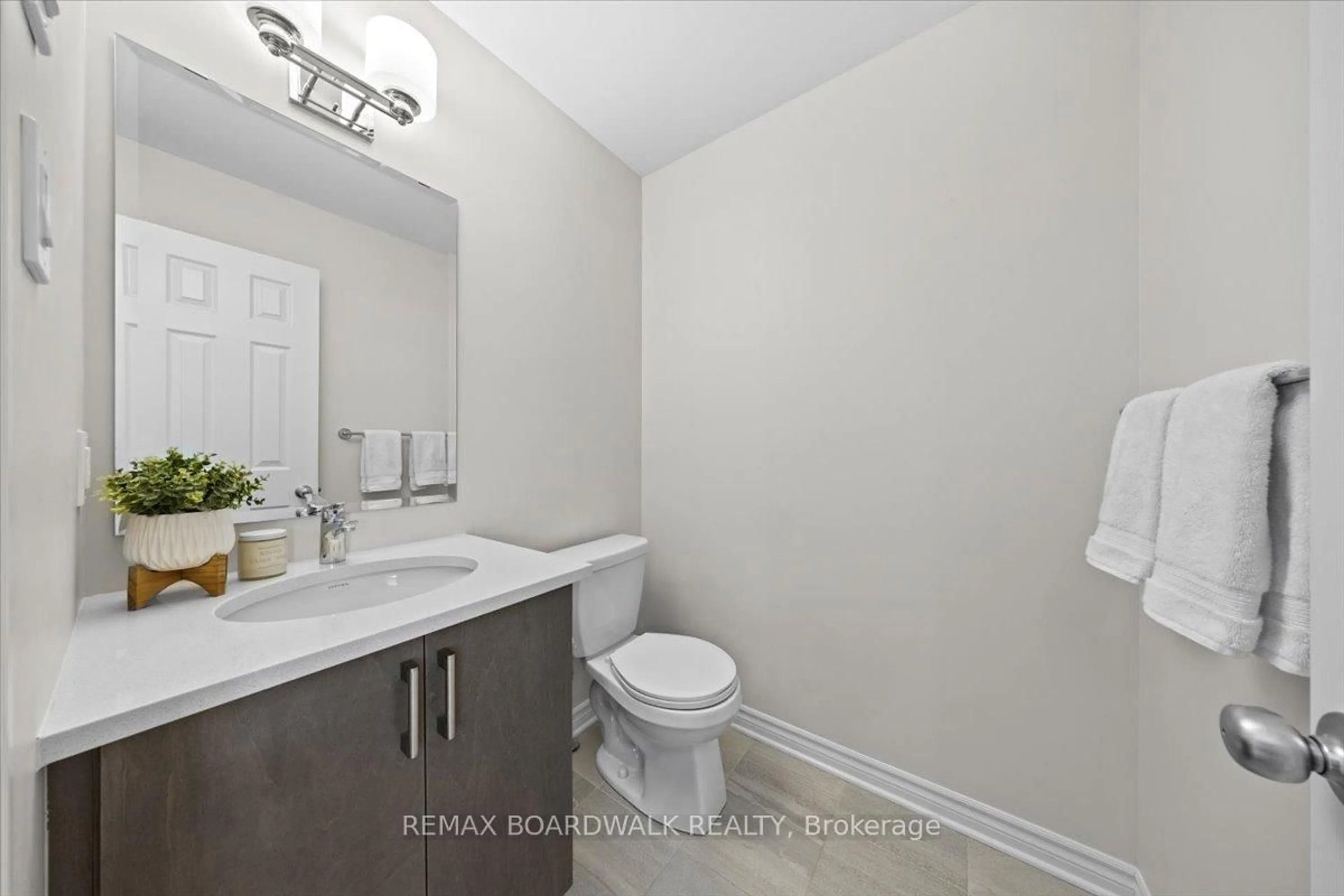 Standard bathroom, unknown for 274 Pastel Way, Ottawa Ontario K2J 6C1