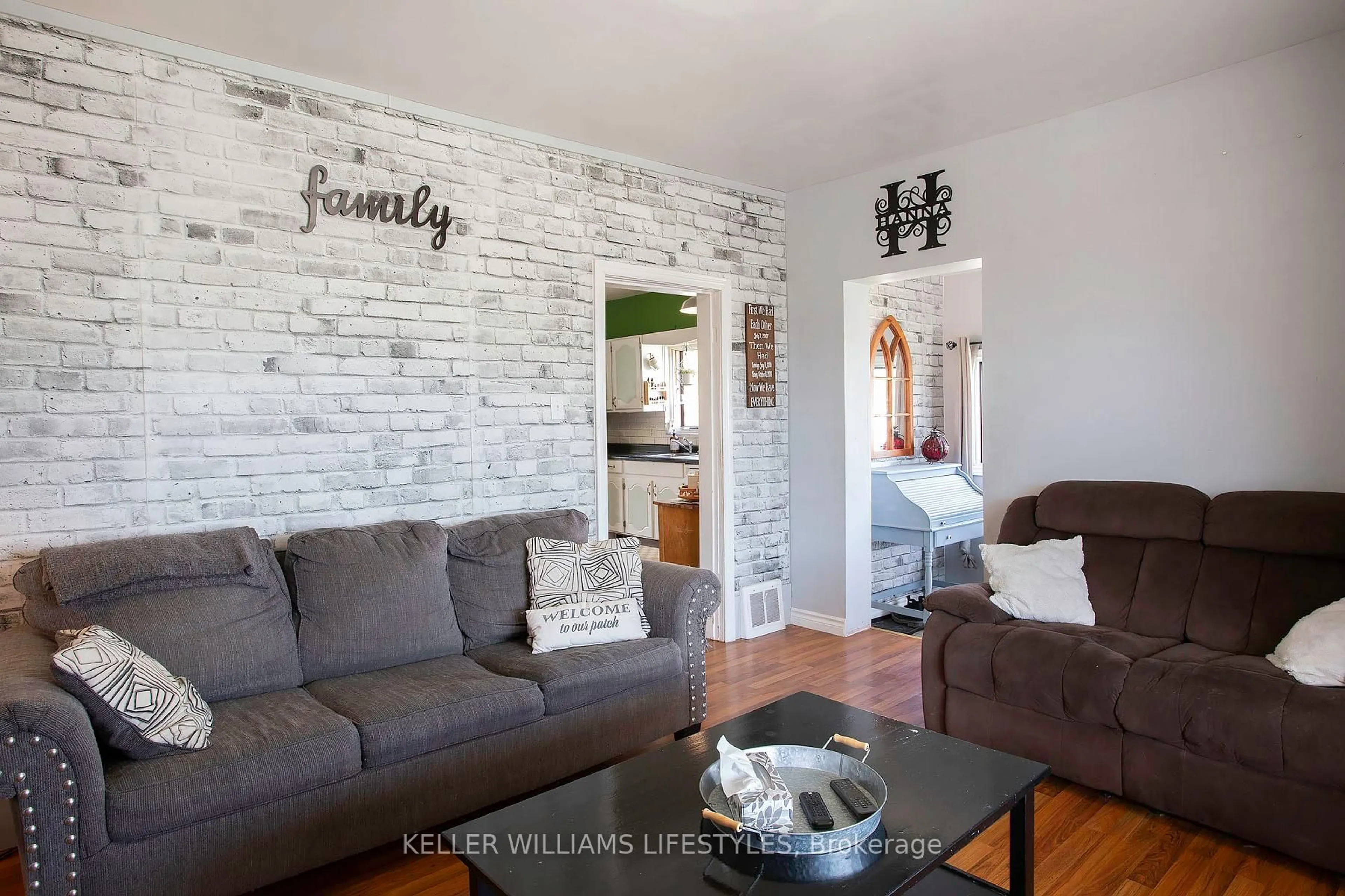 Living room with furniture, unknown for 264 Upper Queen St, Thames Centre Ontario N0M 2P0