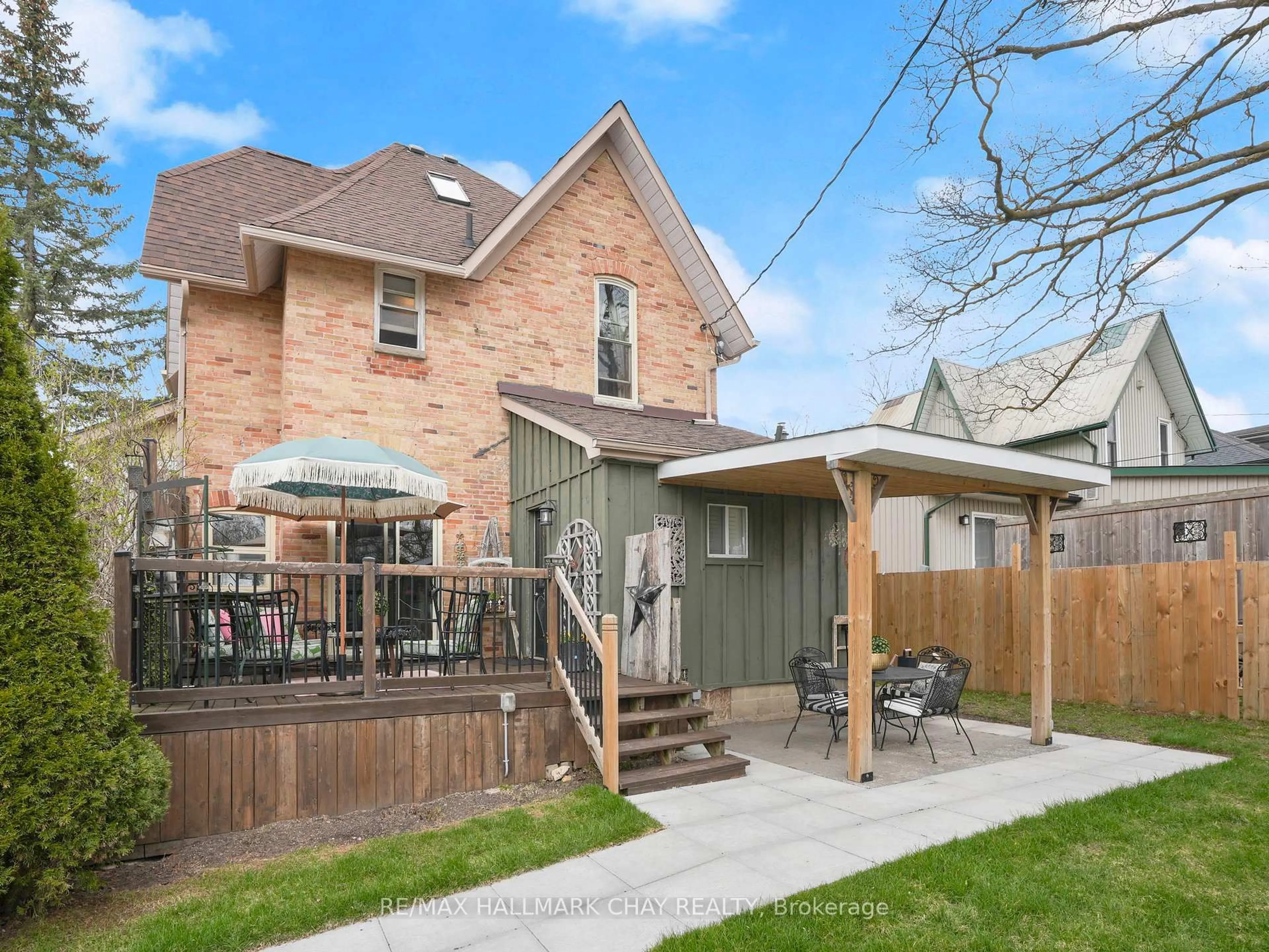 Home with brick exterior material, street for 321 Owen Sound St, Shelburne Ontario L9V 2W9