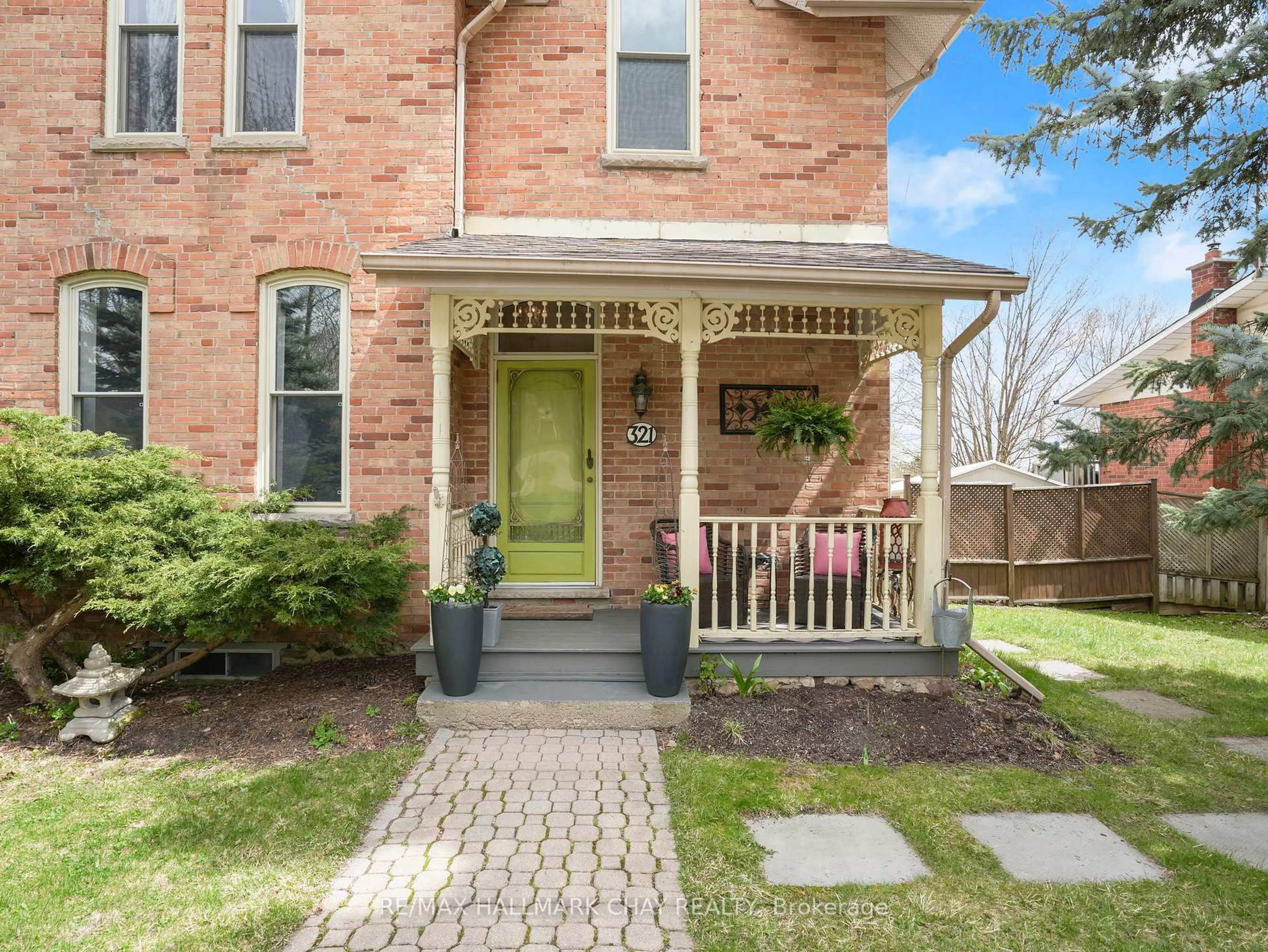 Home with brick exterior material, street for 321 Owen Sound St, Shelburne Ontario L9V 2W9