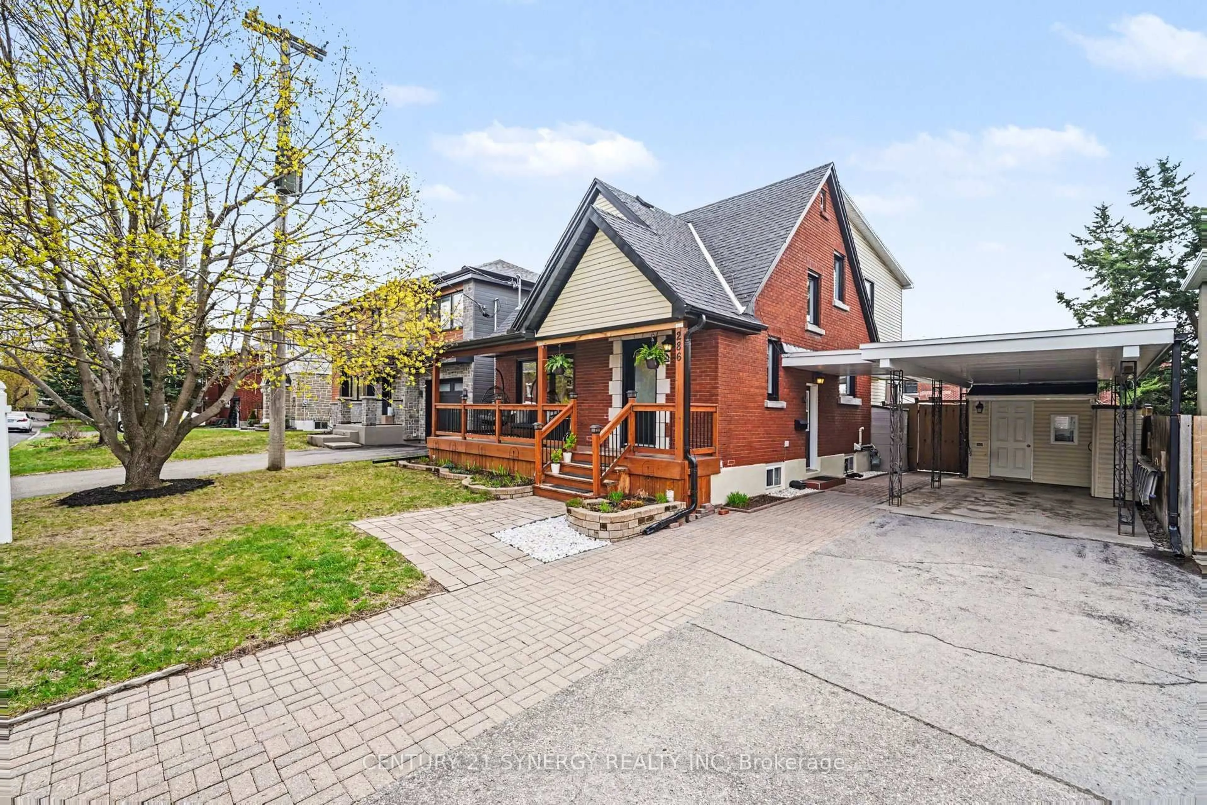 Home with brick exterior material, street for 286 Westhill Ave, Ottawa Ontario K1Z 7H6