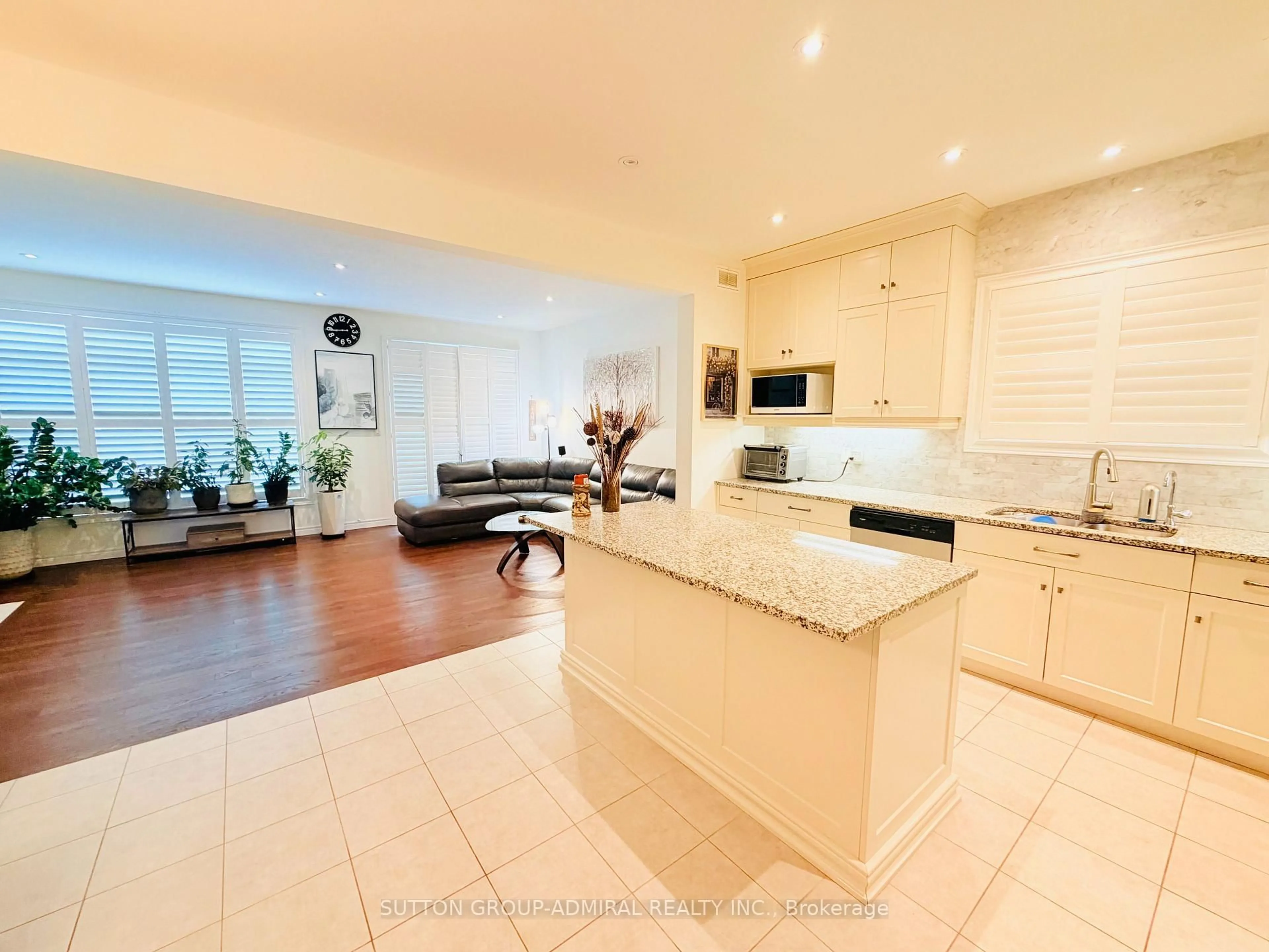 Open concept kitchen, ceramic/tile floor for 14 Crossbridge Ave, Kitchener Ontario N2A 0J9