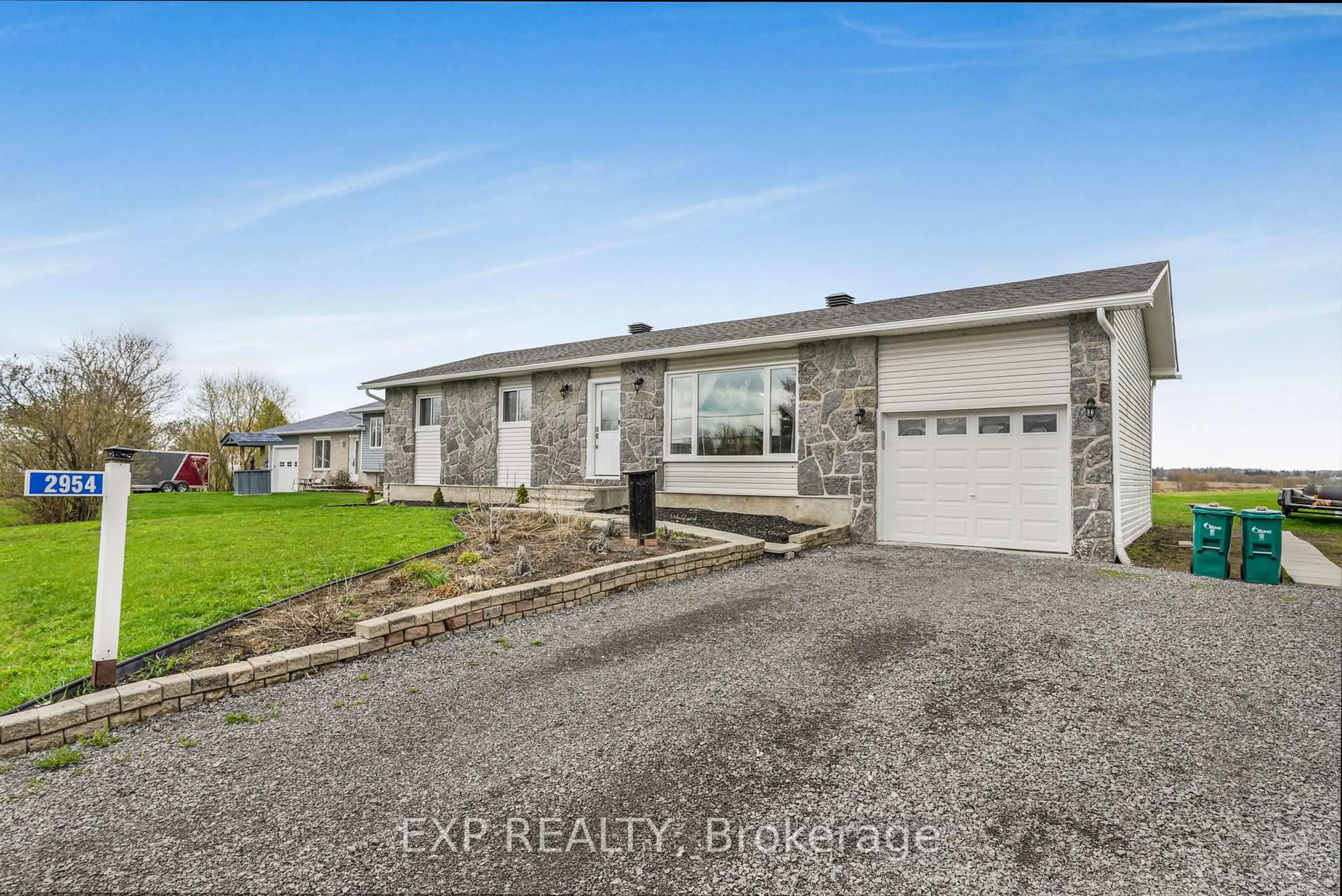 A pic from outside/outdoor area/front of a property/back of a property/a pic from drone, unknown for 2954 Gagne Rd, Clarence-Rockland Ontario K0A 2A0