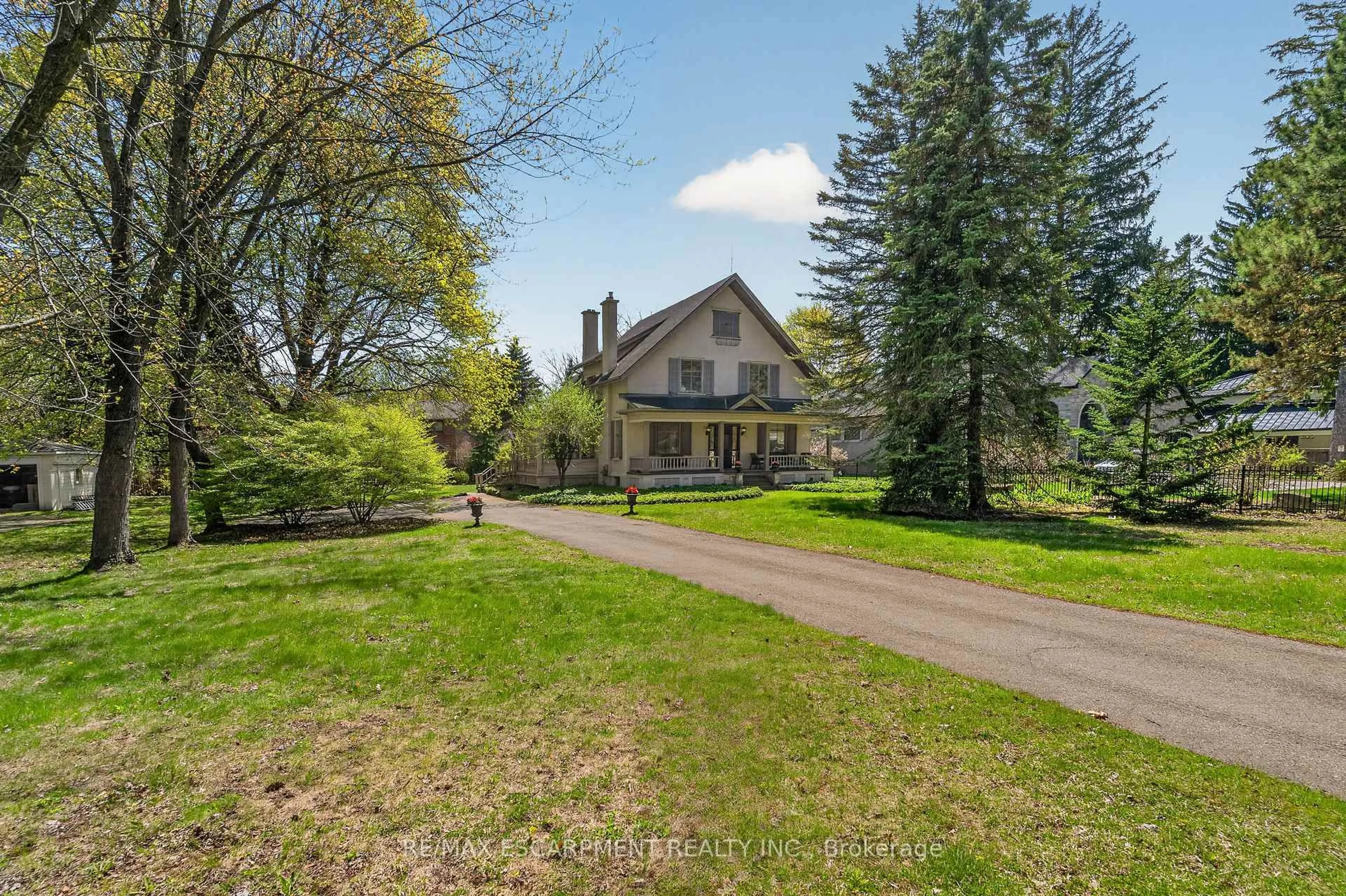 A pic from outside/outdoor area/front of a property/back of a property/a pic from drone, street for 64 Jerseyville Rd, Hamilton Ontario L9G 1A2