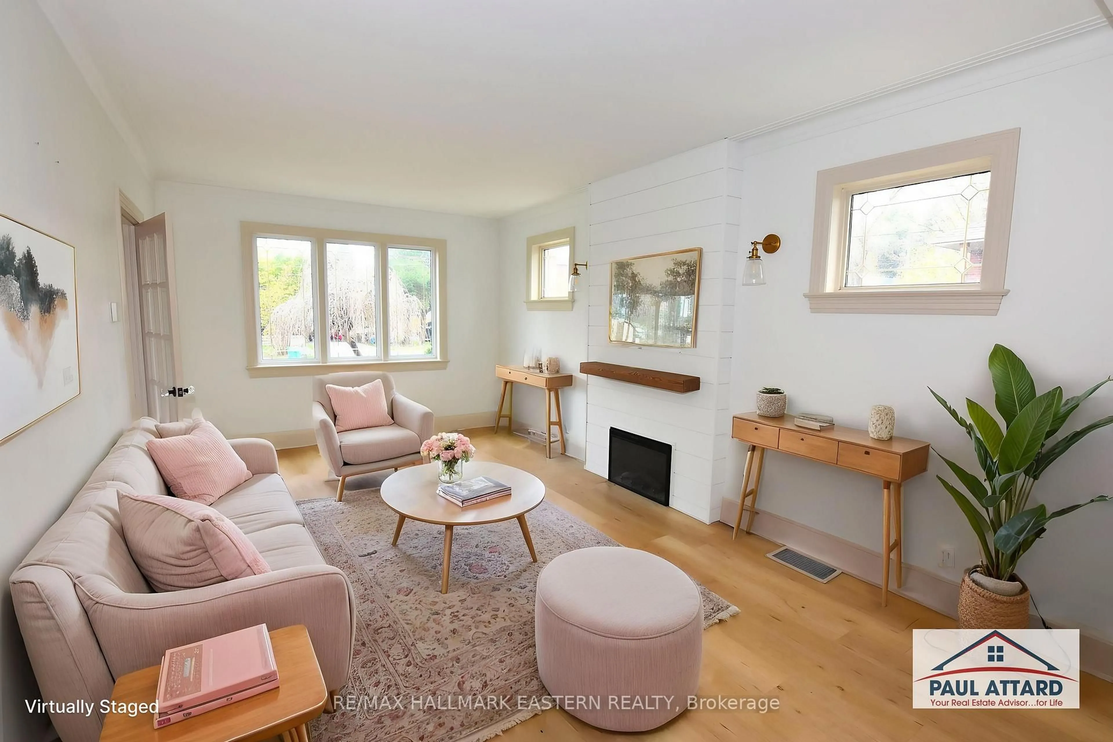 Living room with furniture, unknown for 269 Aberdeen Ave, Peterborough Ontario K9H 4X2
