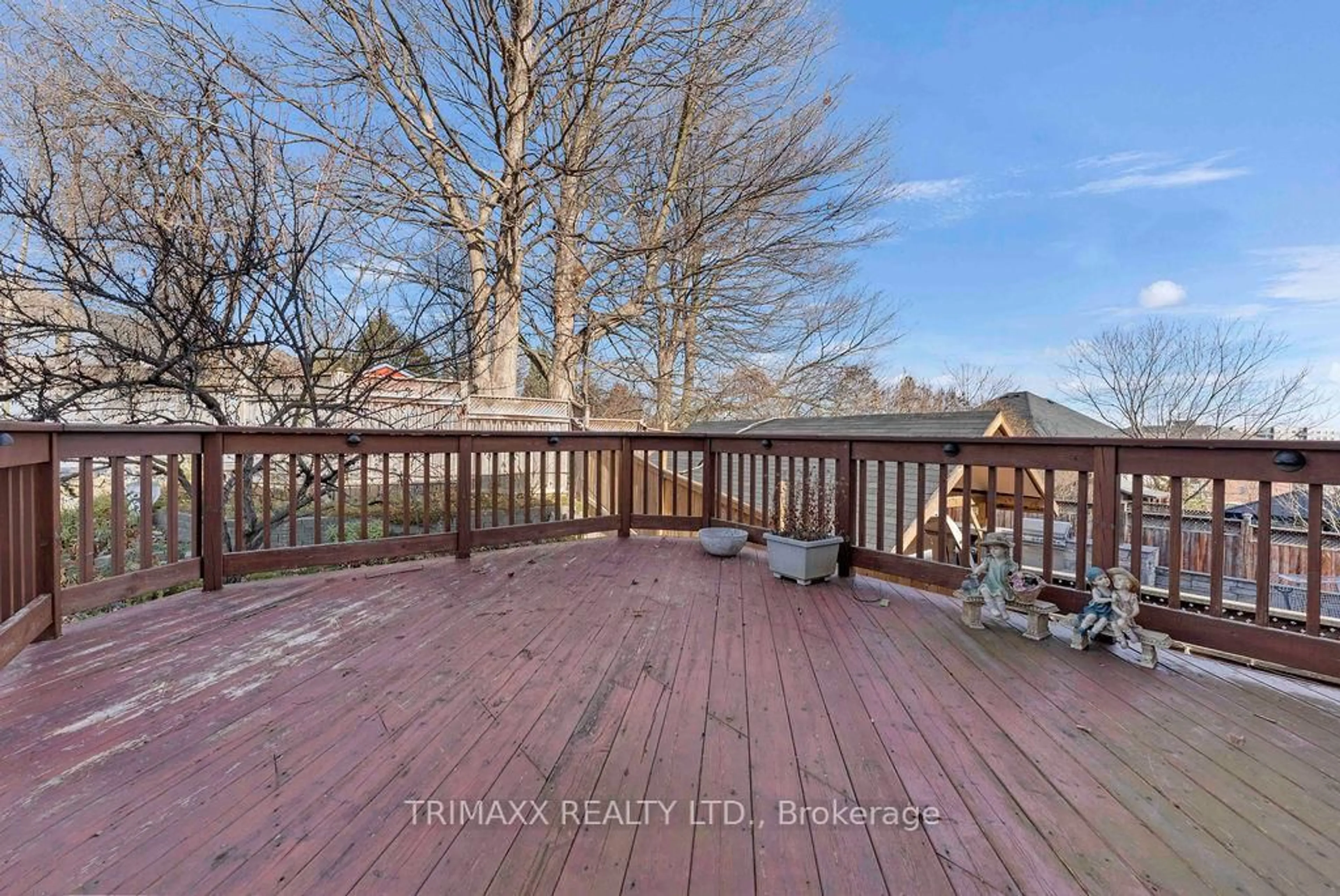A pic from outside/outdoor area/front of a property/back of a property/a pic from drone, water/lake/river/ocean view for 141 STARWOOD DR, Guelph Ontario N1E 7G7