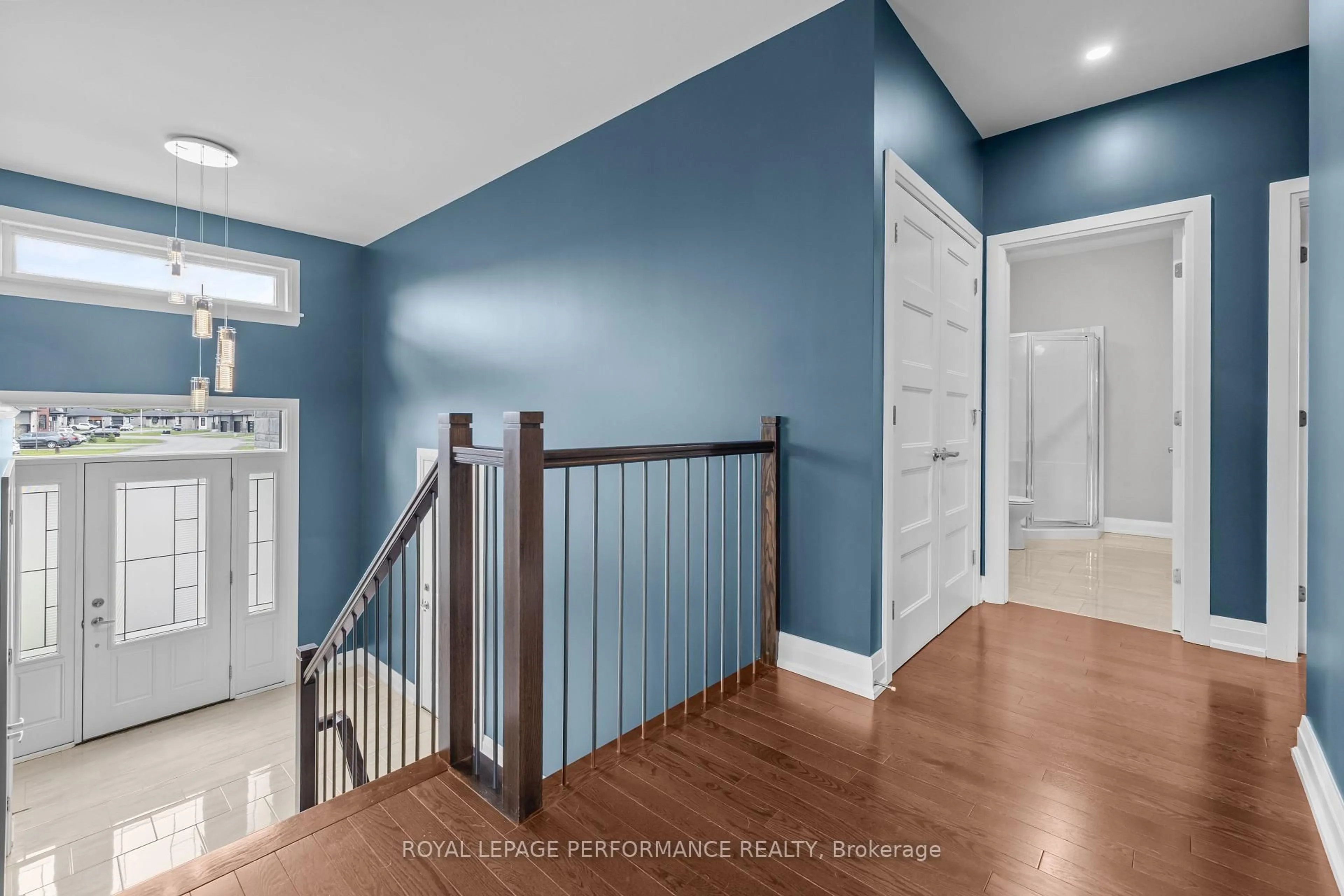 Indoor entryway for 27 Richer St, North Stormont Ontario K0A 1R0