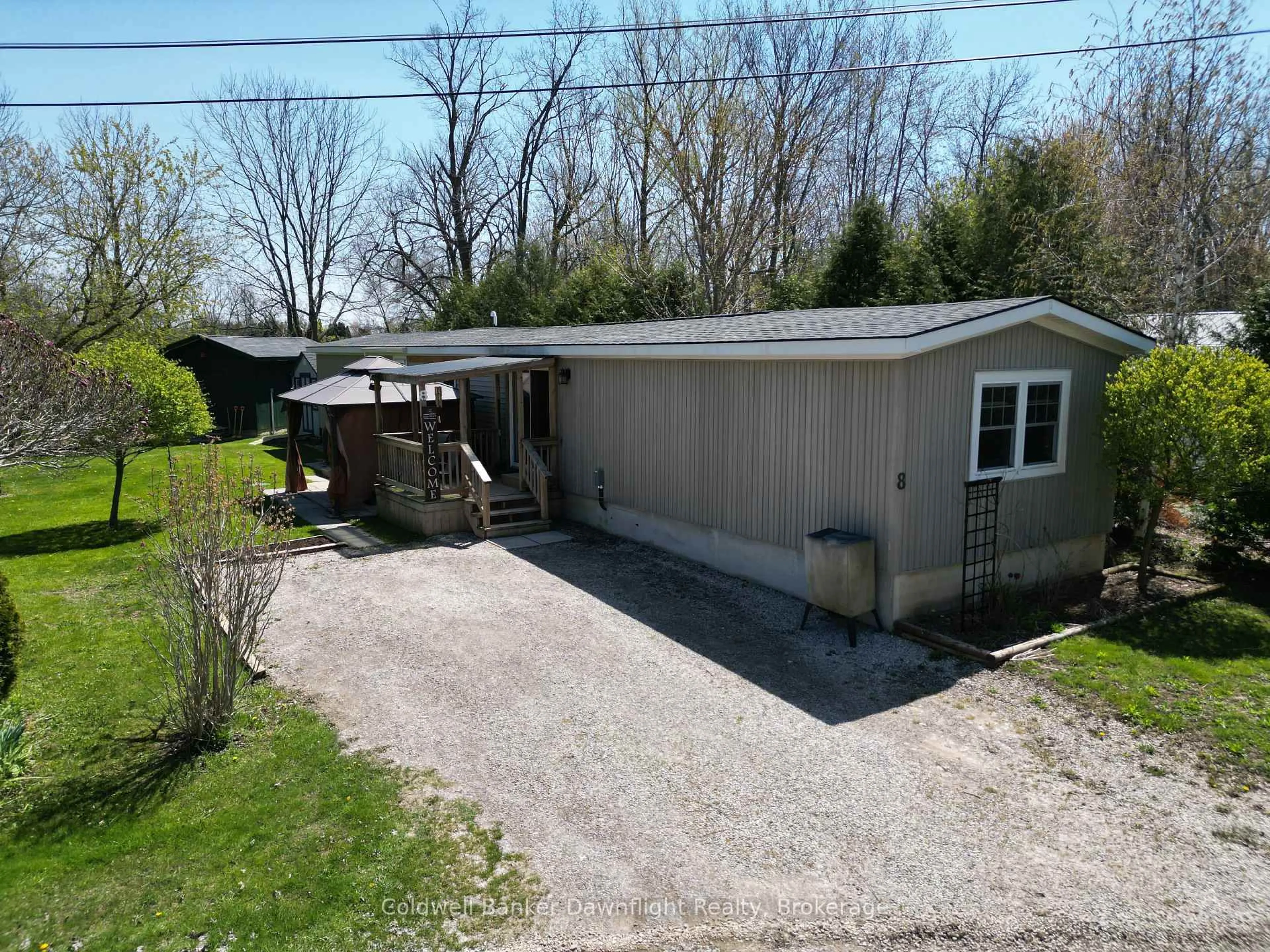 Unknown for 75049 Hensall R #8 Second Ave, Huron East Ontario N0K 1W0